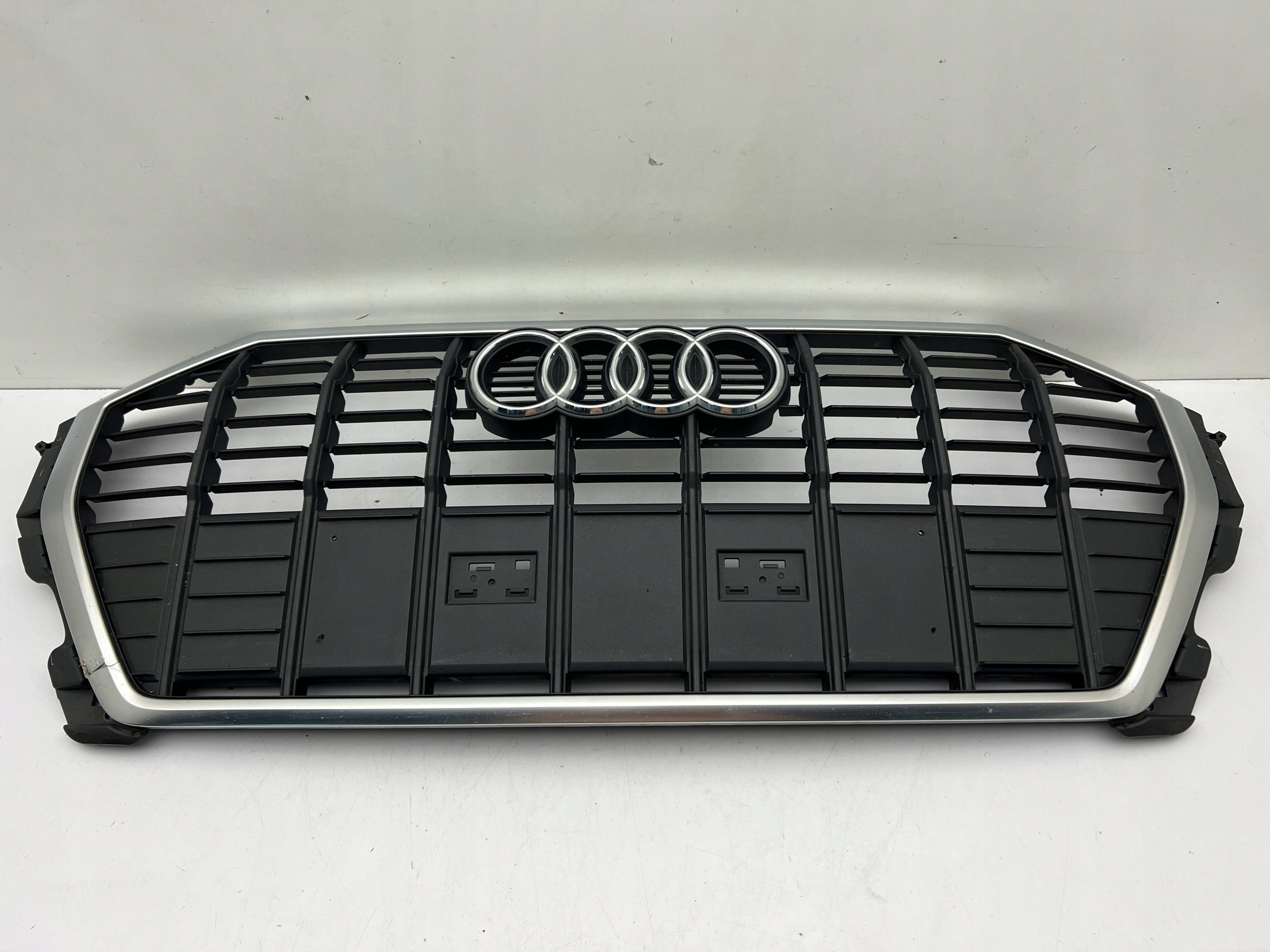 Kühlergrill Audi Q3 A8 FRONTGRILL 83A853651A8 Kühlergitter