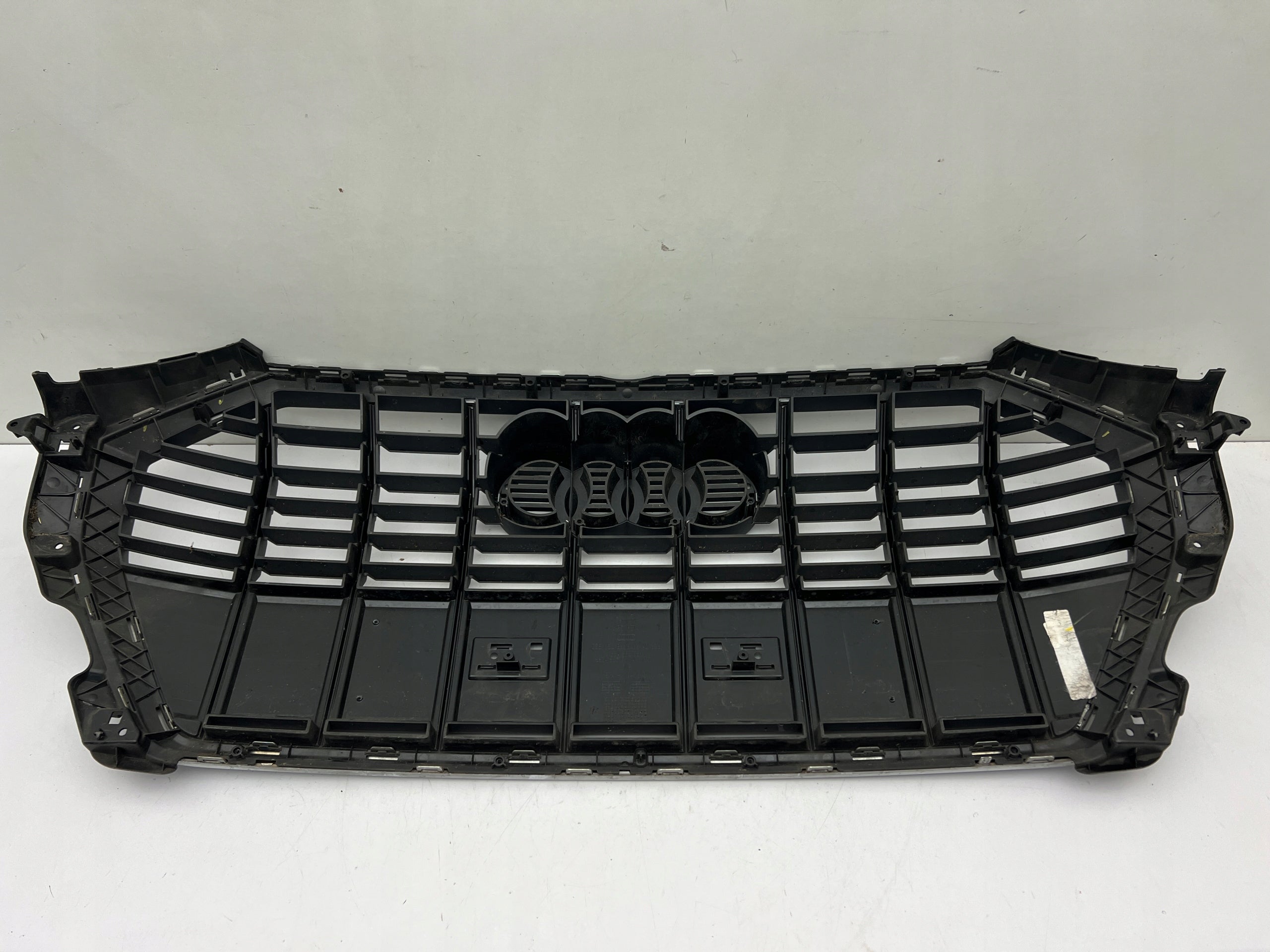 Kühlergrill Audi Q3 A8 FRONTGRILL 83A853651A8 Kühlergitter