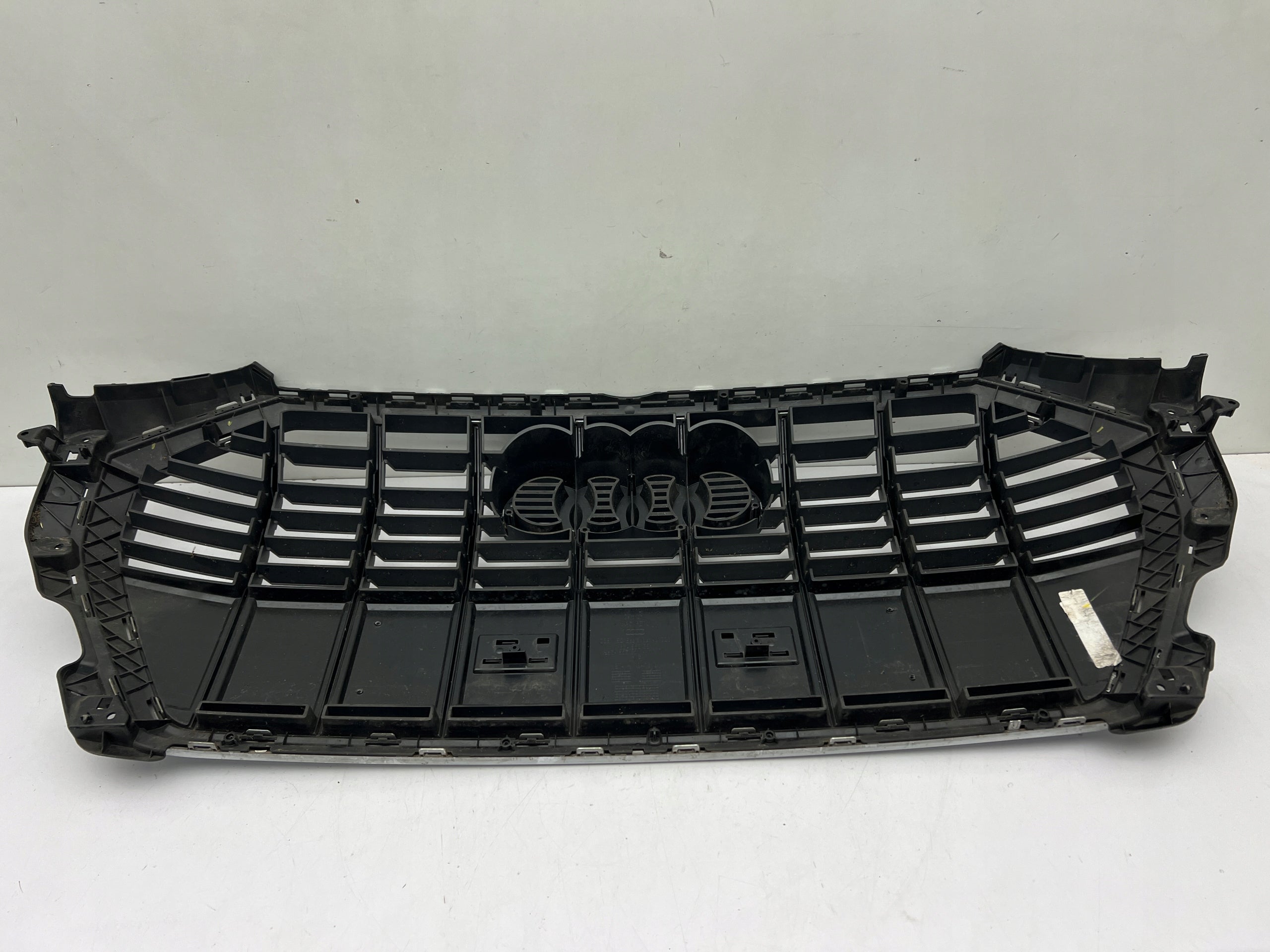 Kühlergrill Audi Q3 A8 FRONTGRILL 83A853651A8 Kühlergitter