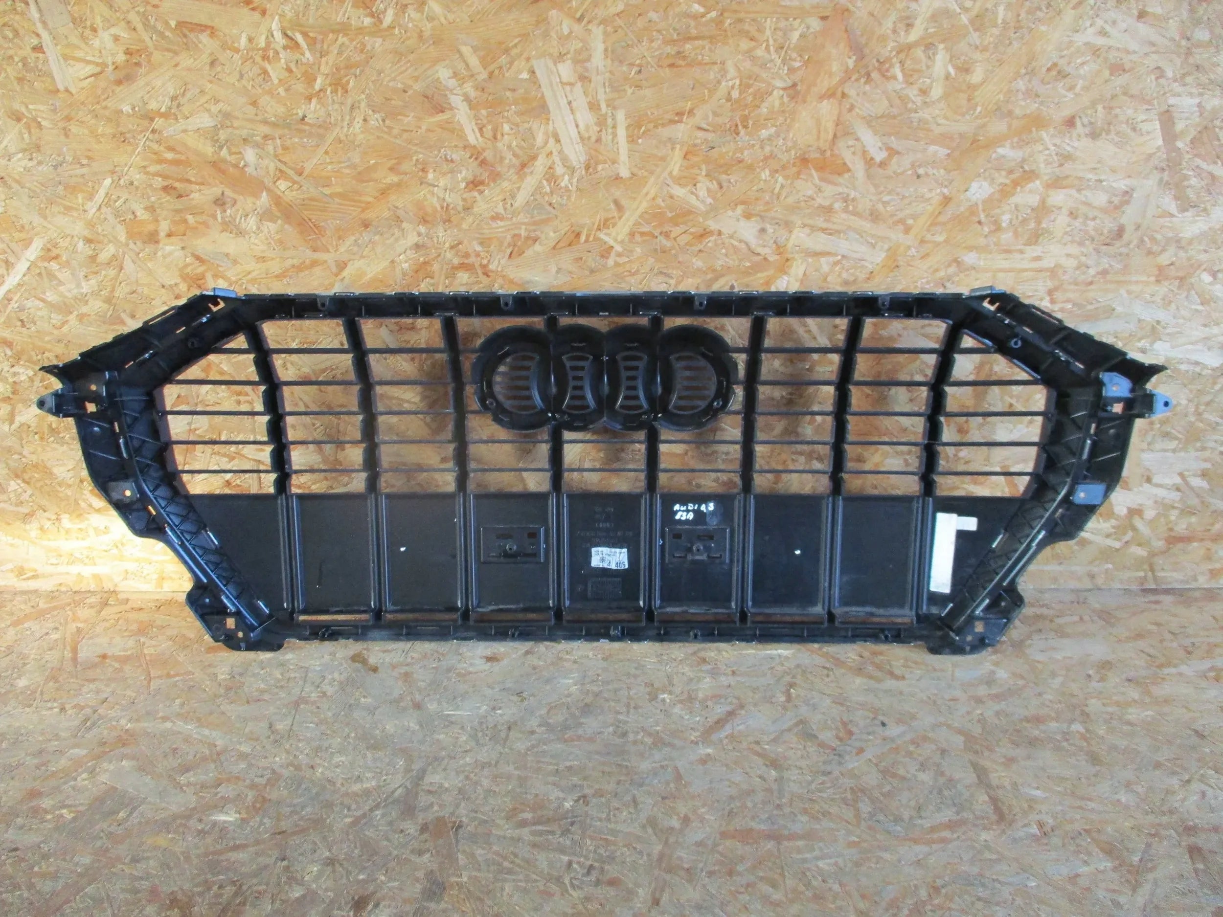 Kühlergrill Audi A8 Q3 83A FRONTGRILL 83A853651A Kühlergitter