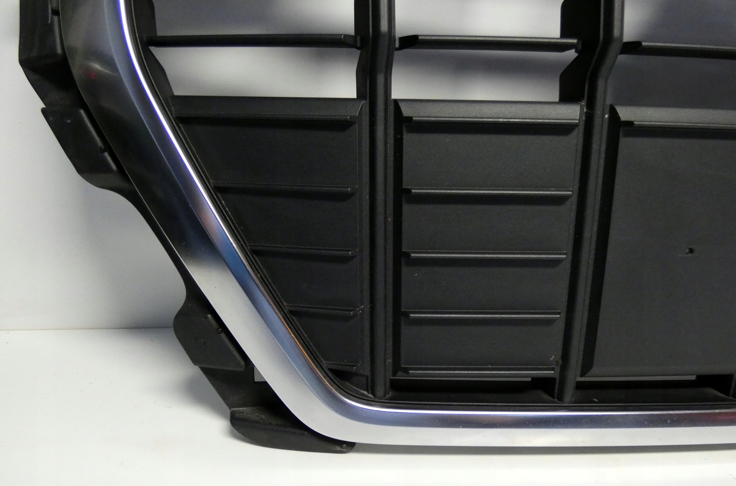 Kühlergrill Audi A8 Q3 FRONTGRILL 83A853651A Kühlergitter