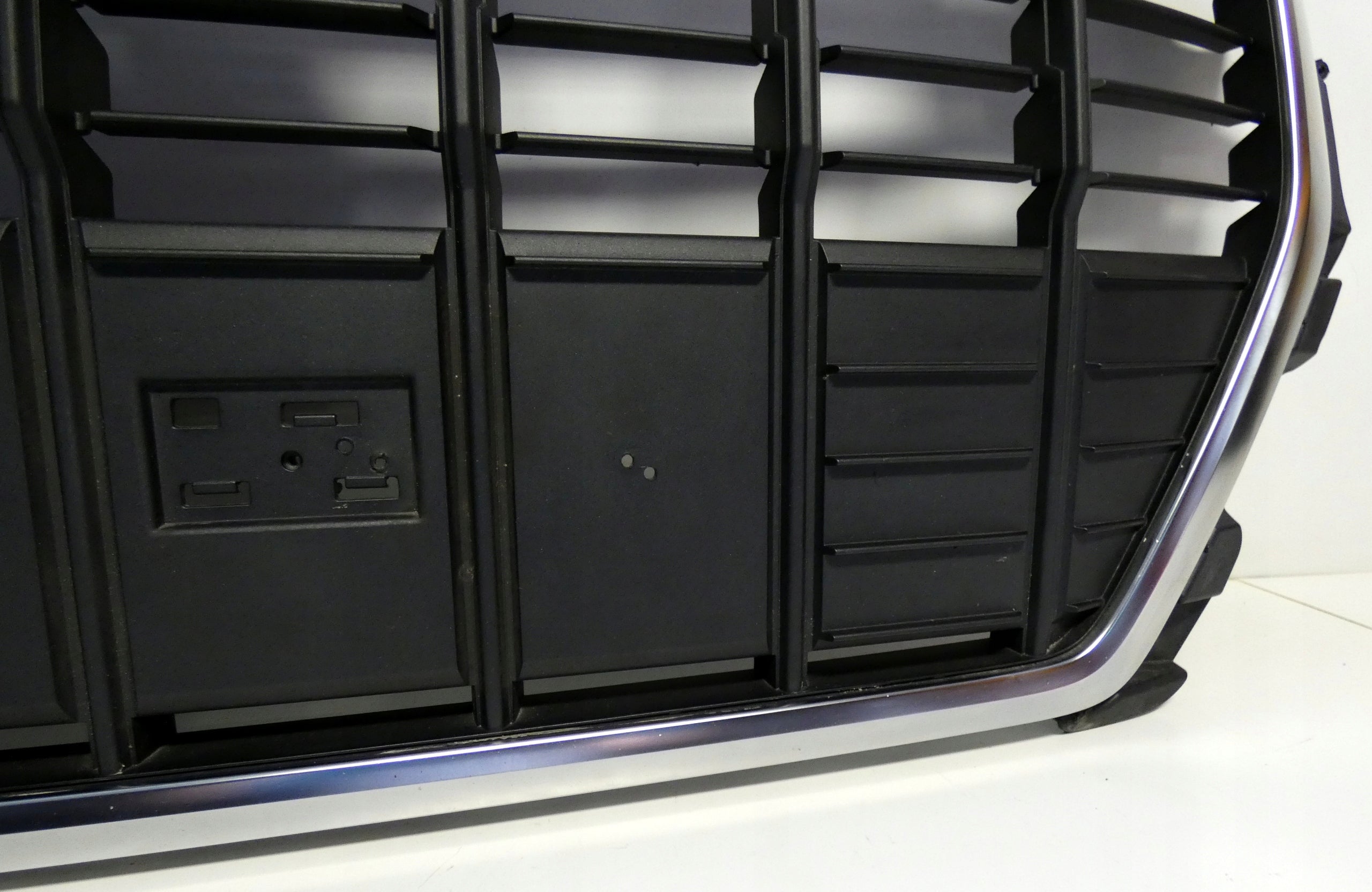 Kühlergrill Audi A8 Q3 FRONTGRILL 83A853651A Kühlergitter