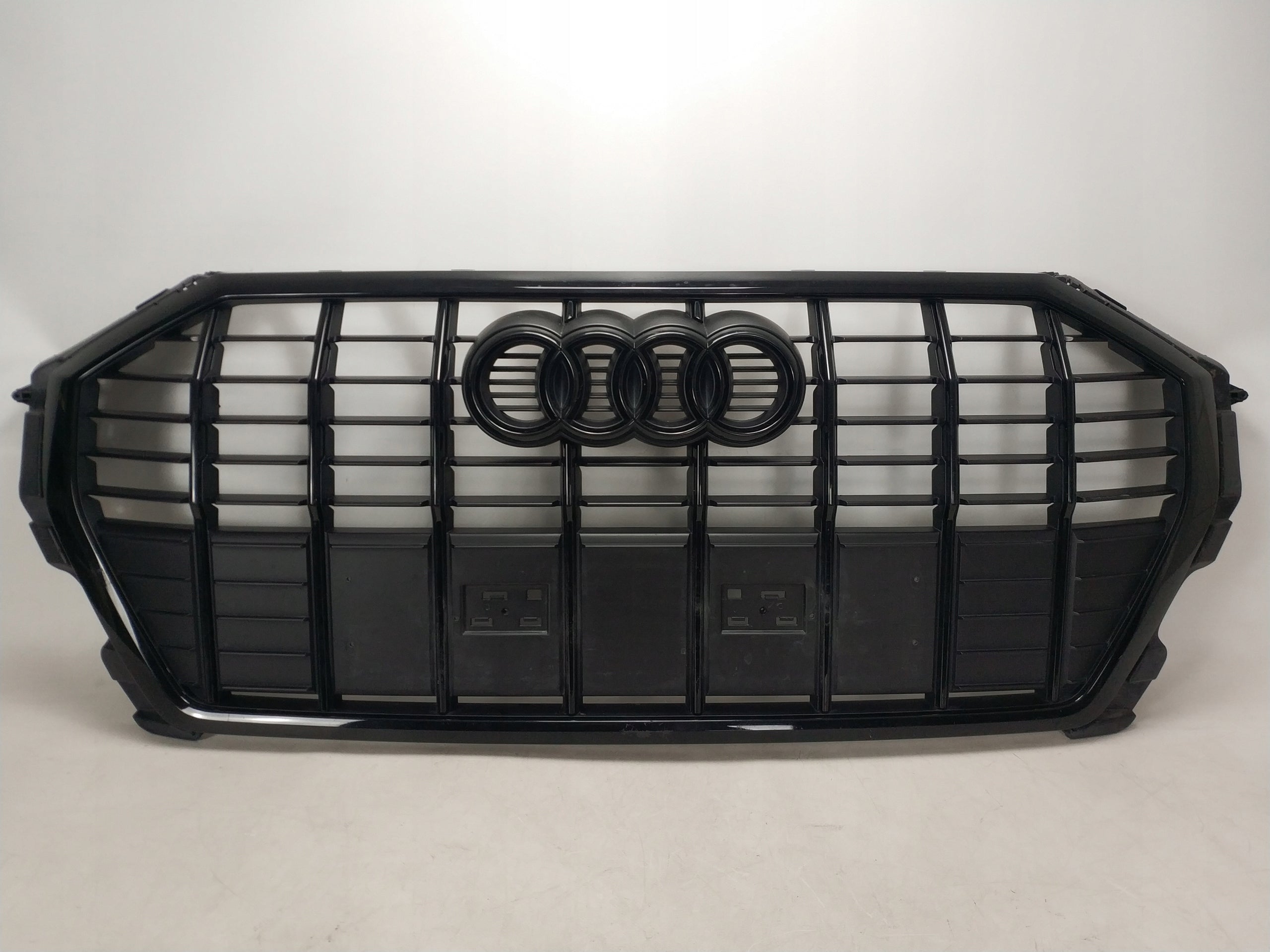 Kühlergrill Audi A8 Q3 FRONTGRILL 83A853651 Kühlergitter