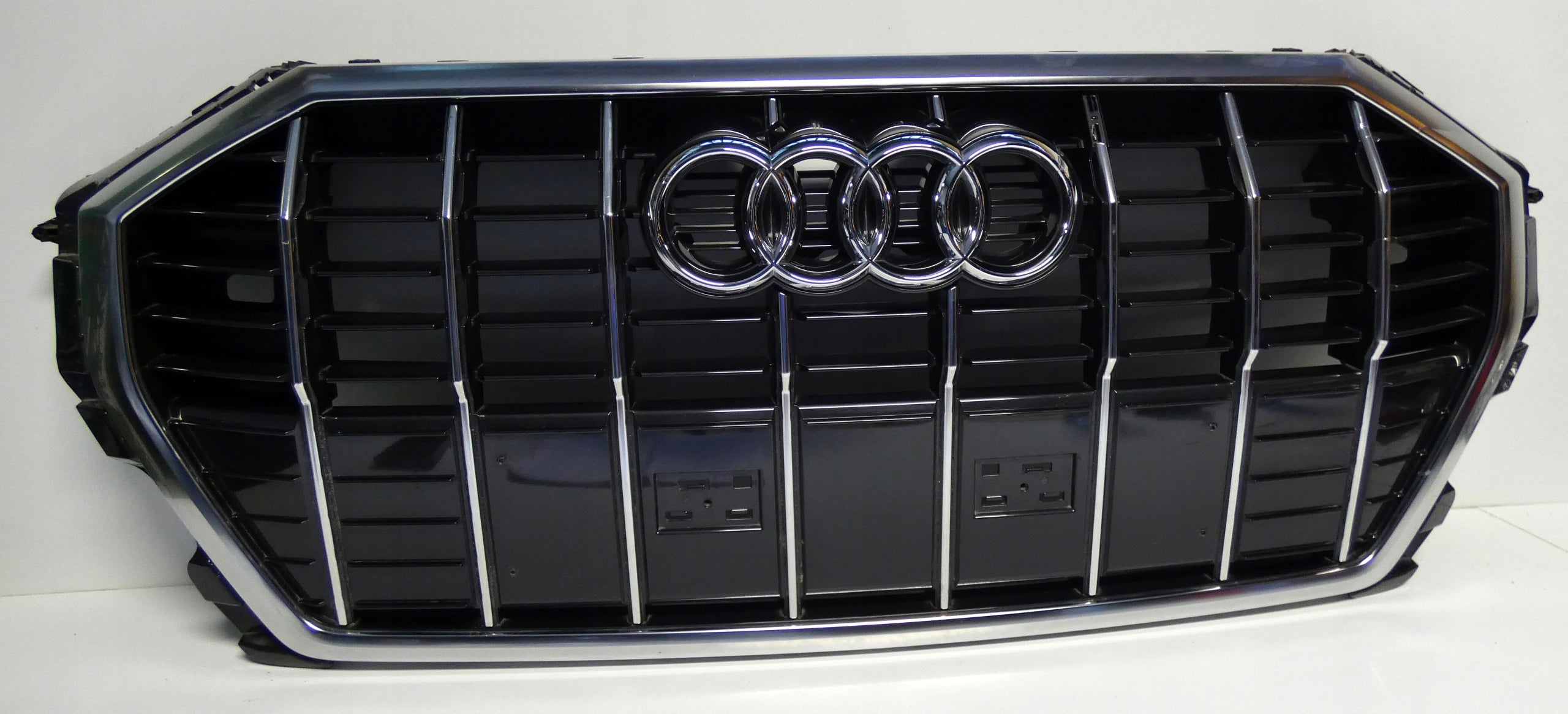 Kühlergrill Audi A8 Q3 83A FRONTGRILL 83A853651Bg Kühlergitter