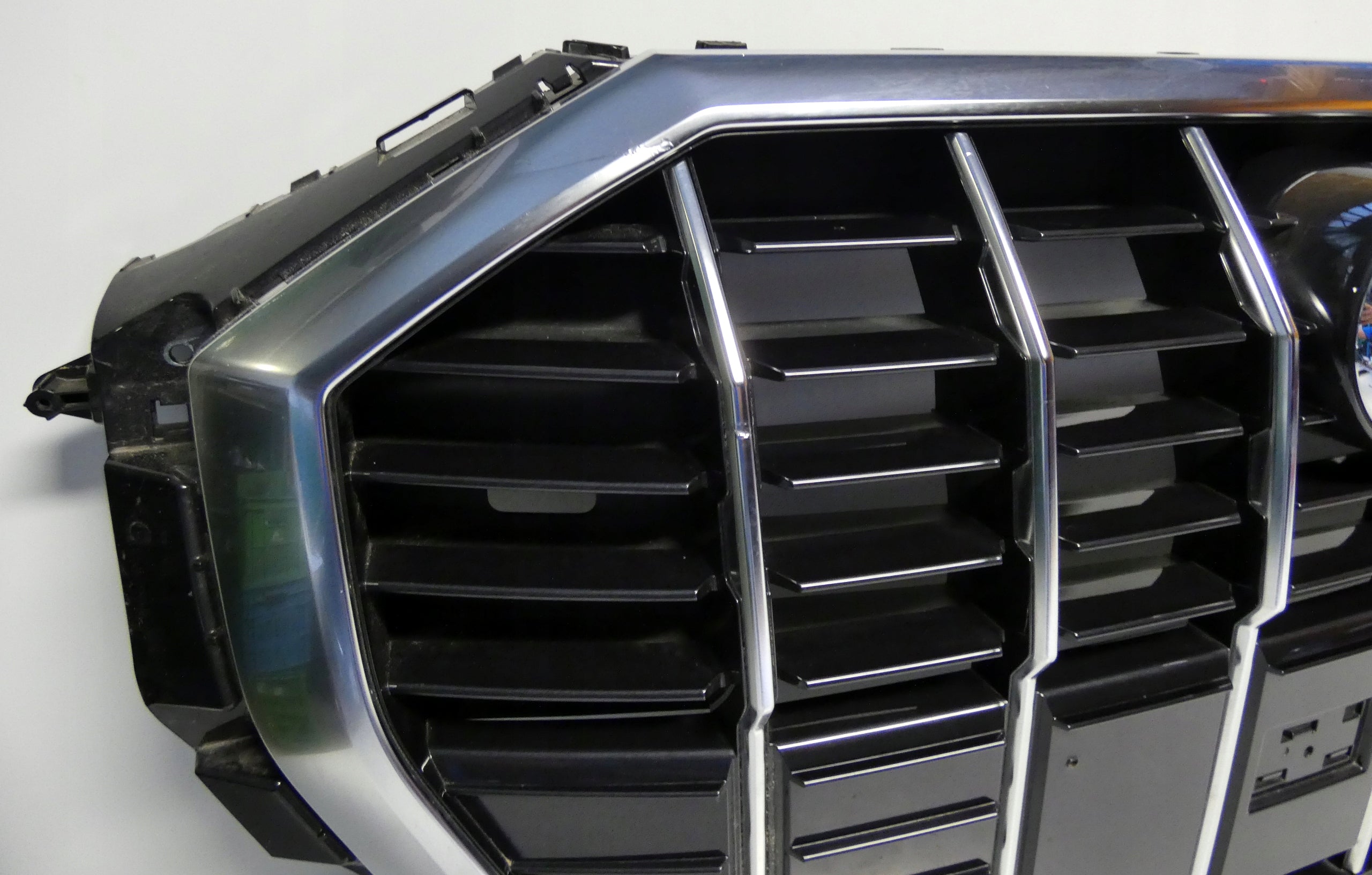 Kühlergrill Audi A8 Q3 83A FRONTGRILL 83A853651Bg Kühlergitter