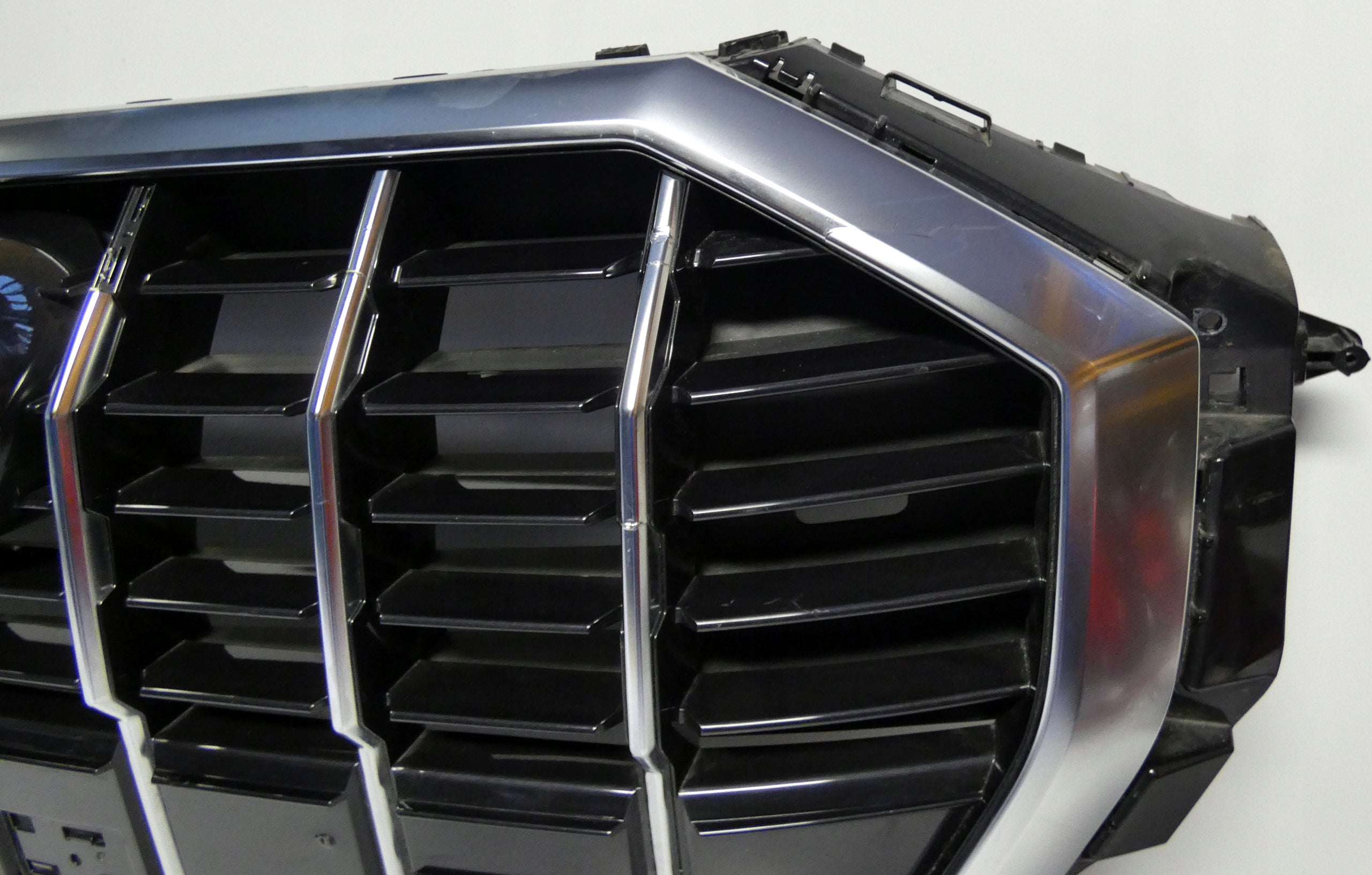 Kühlergrill Audi A8 Q3 83A FRONTGRILL 83A853651Bg Kühlergitter