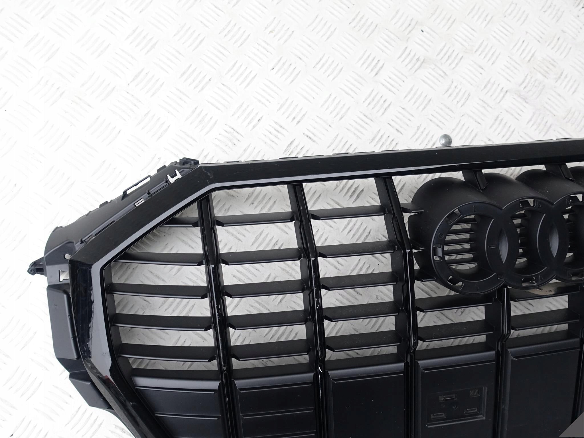 Kühlergrill Audi A8 Q3 FRONTGRILL 83A853651Bg Kühlergitter