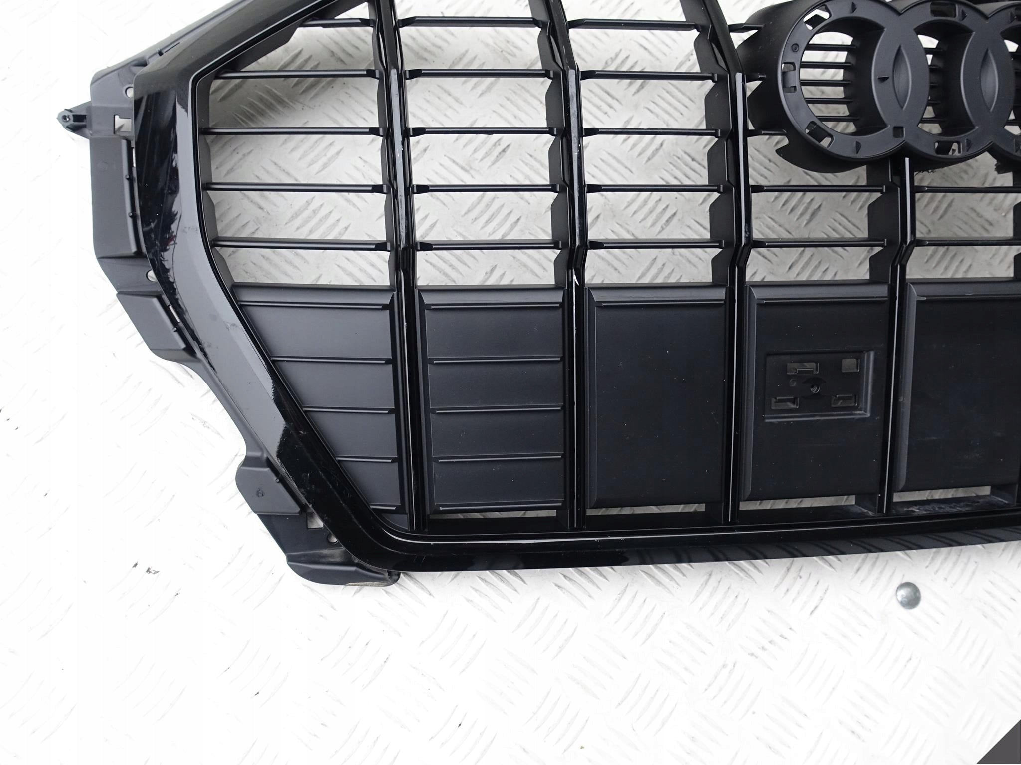 Kühlergrill Audi A8 Q3 FRONTGRILL 83A853651Bg Kühlergitter