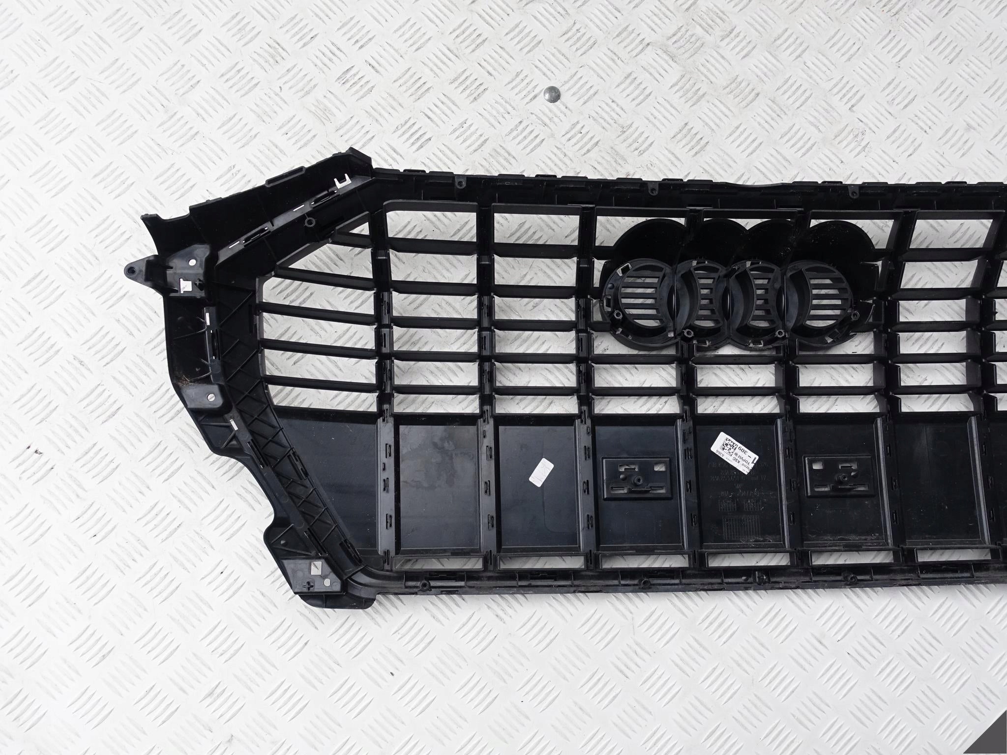 Kühlergrill Audi A8 Q3 FRONTGRILL 83A853651Bg Kühlergitter