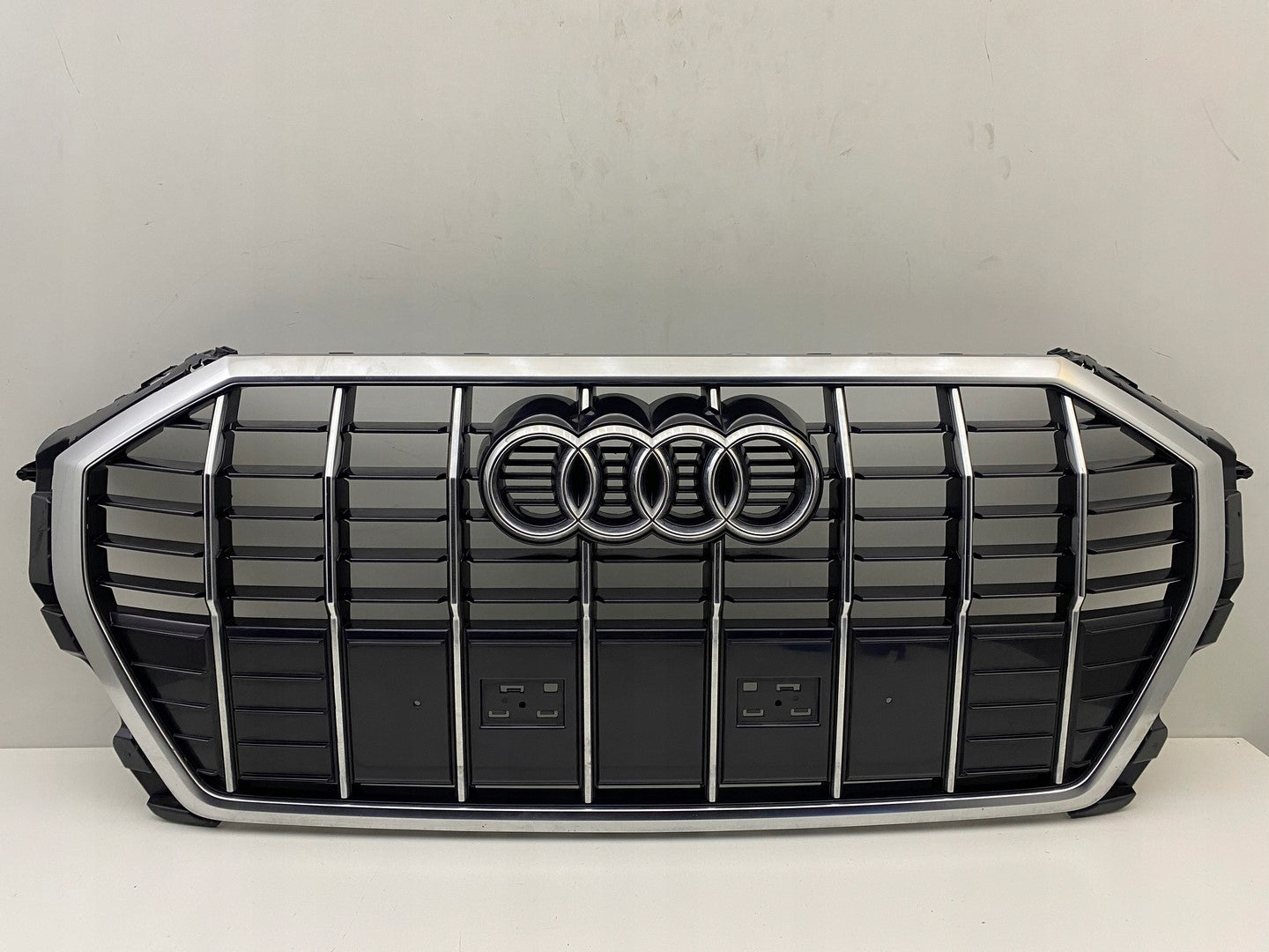 Kühlergrill Audi A8 Q3 83A FRONTGRILL 83A853651CA Kühlergitter