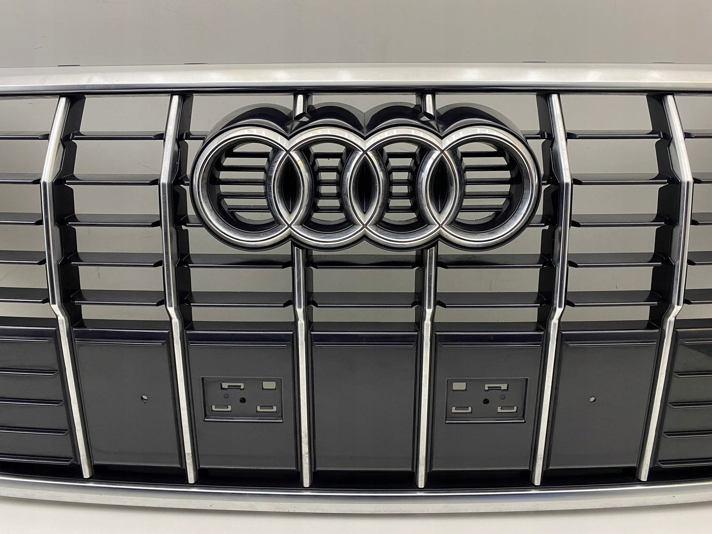 Kühlergrill Audi A8 Q3 83A FRONTGRILL 83A853651CA Kühlergitter