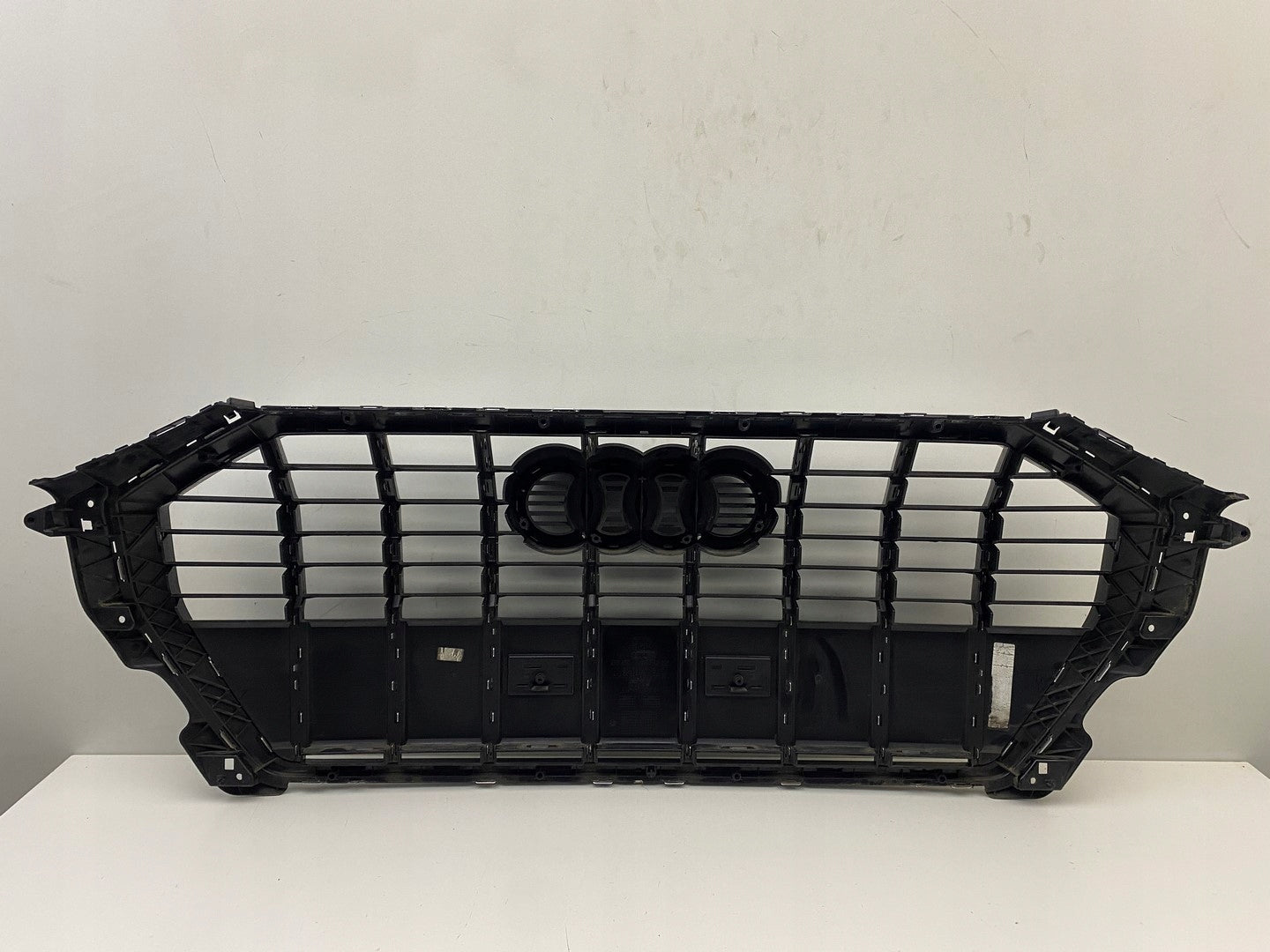 Kühlergrill Audi A8 Q3 83A FRONTGRILL 83A853651CA Kühlergitter