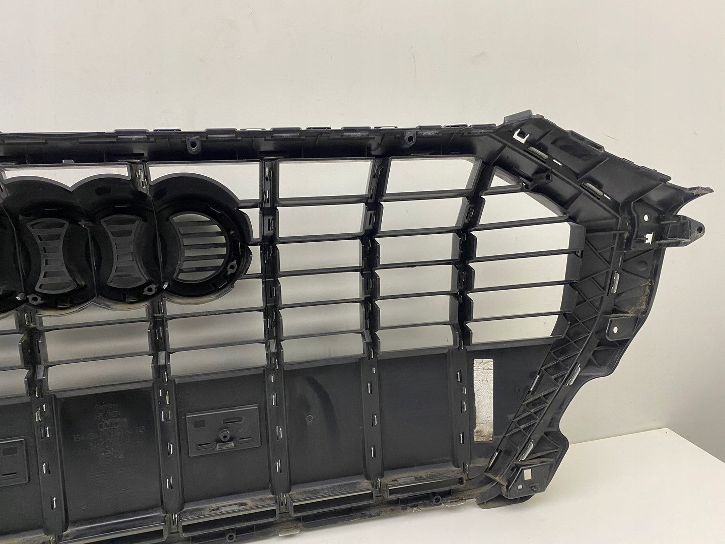 Kühlergrill Audi A8 Q3 83A FRONTGRILL 83A853651CA Kühlergitter