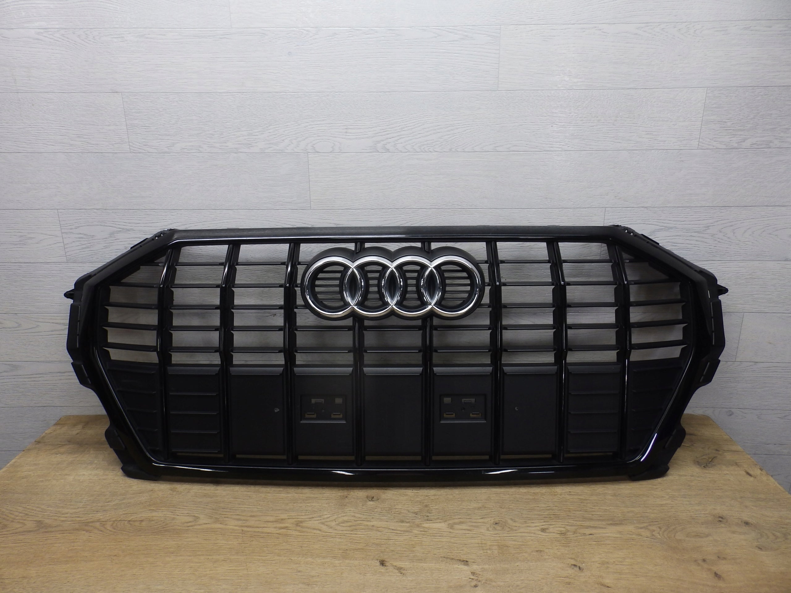 Kühlergrill Audi A8 Q3 FRONTGRILL 83A853651E Kühlergitter