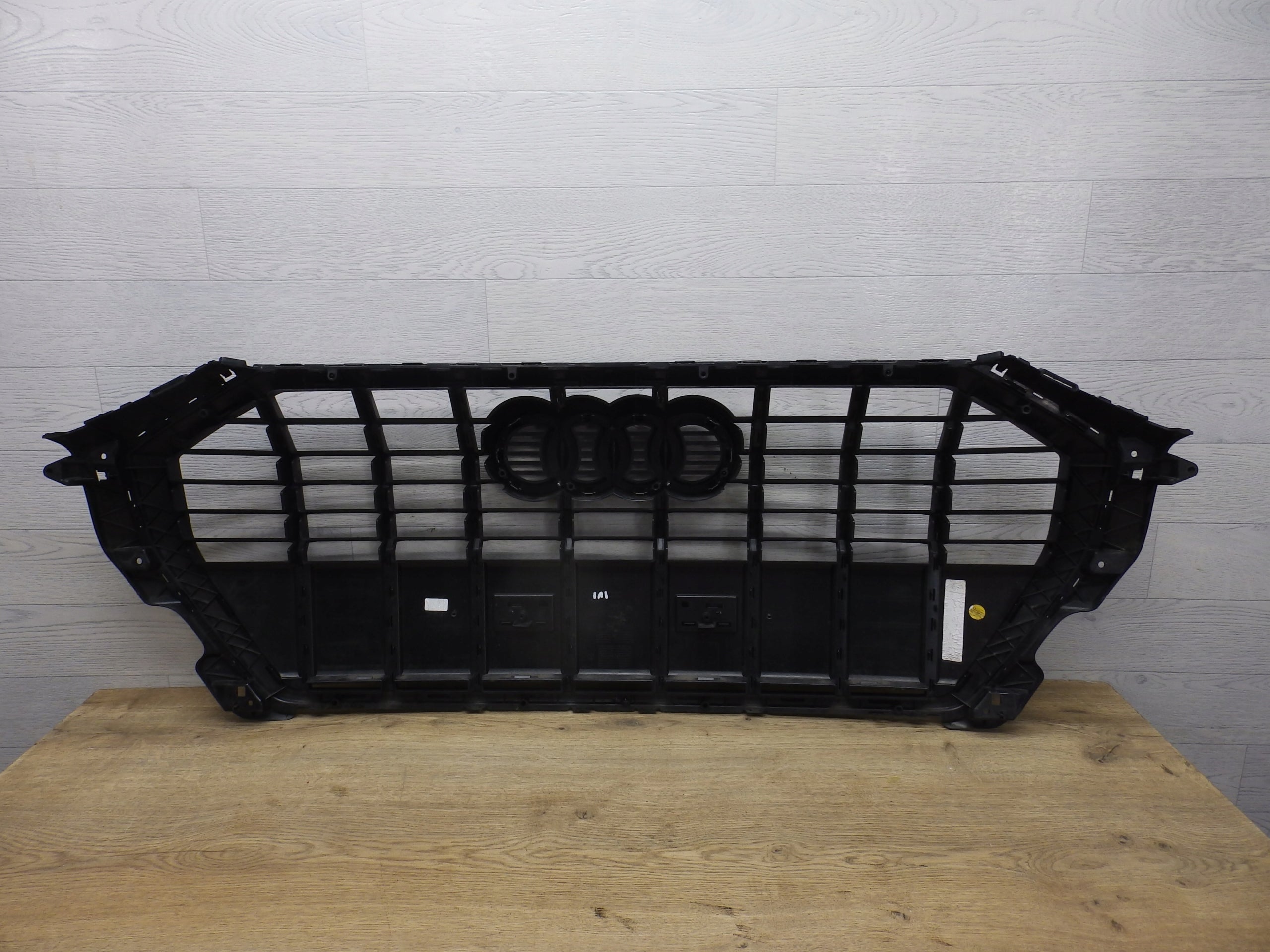 Kühlergrill Audi A8 Q3 FRONTGRILL 83A853651E Kühlergitter