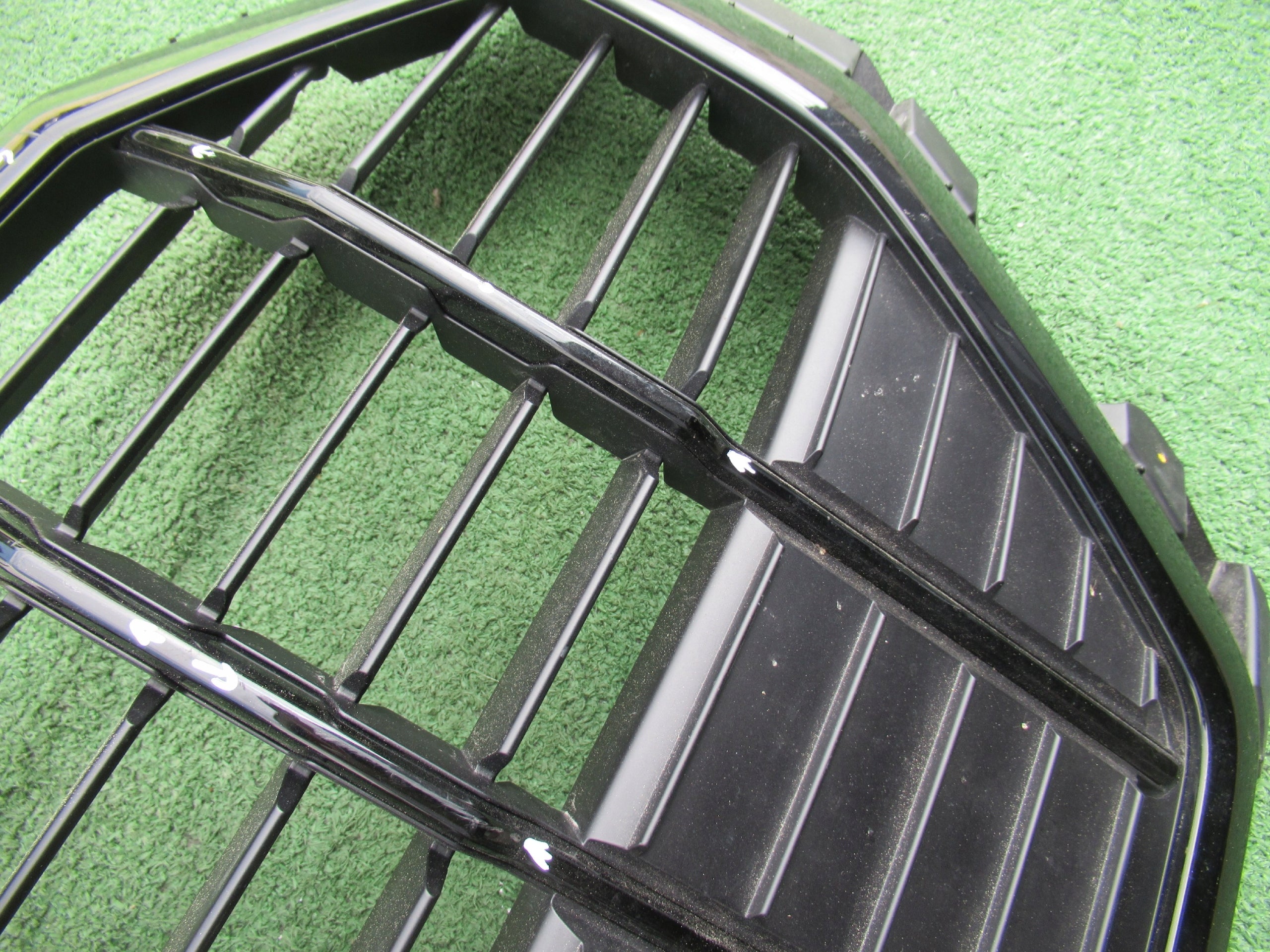 Kühlergrill Audi A8 Q3 FRONTGRILL 83A853651E8 Kühlergitter