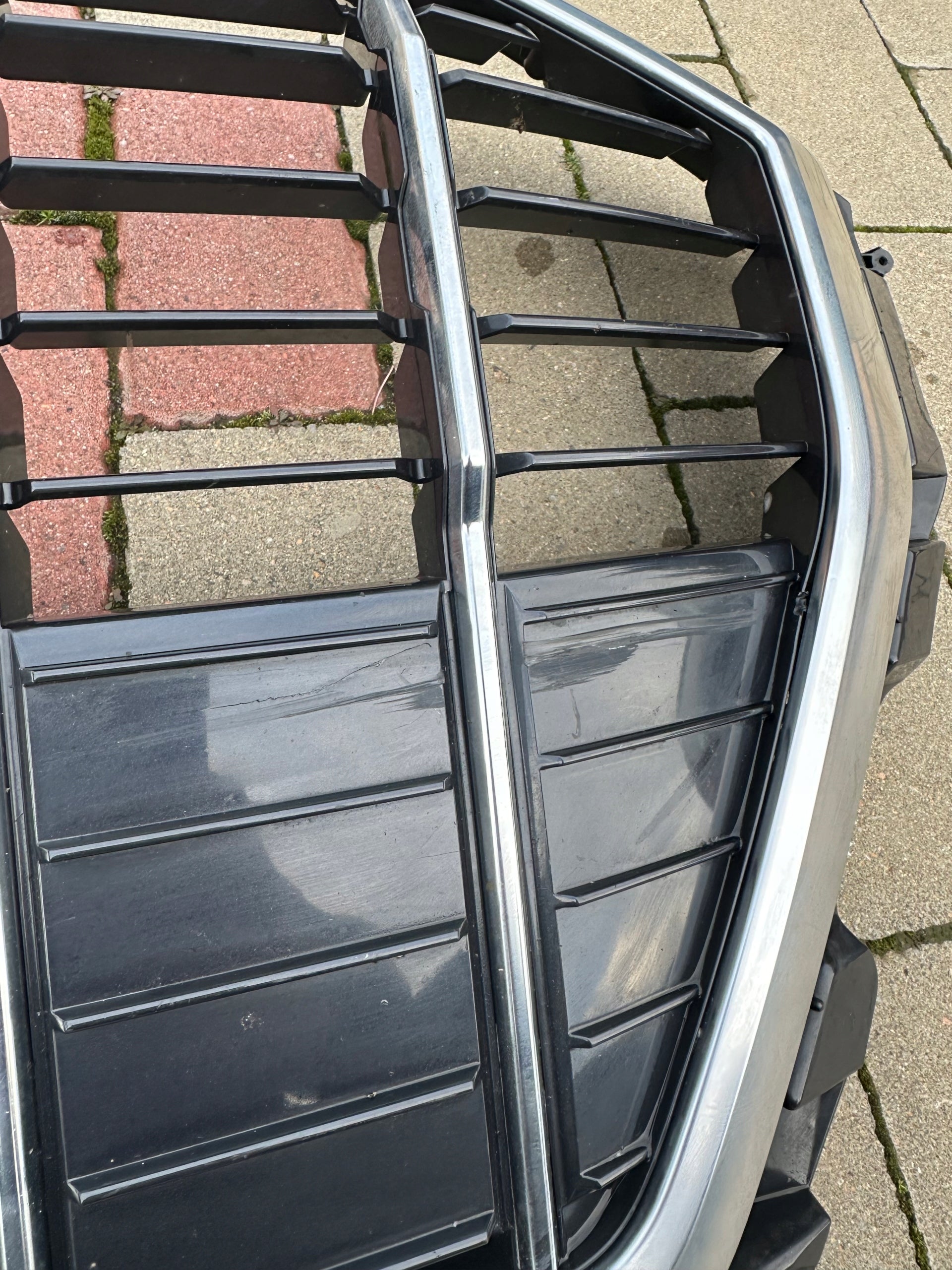 Kühlergrill Audi A8 Q3 FRONTGRILL 83A853651B Kühlergitter