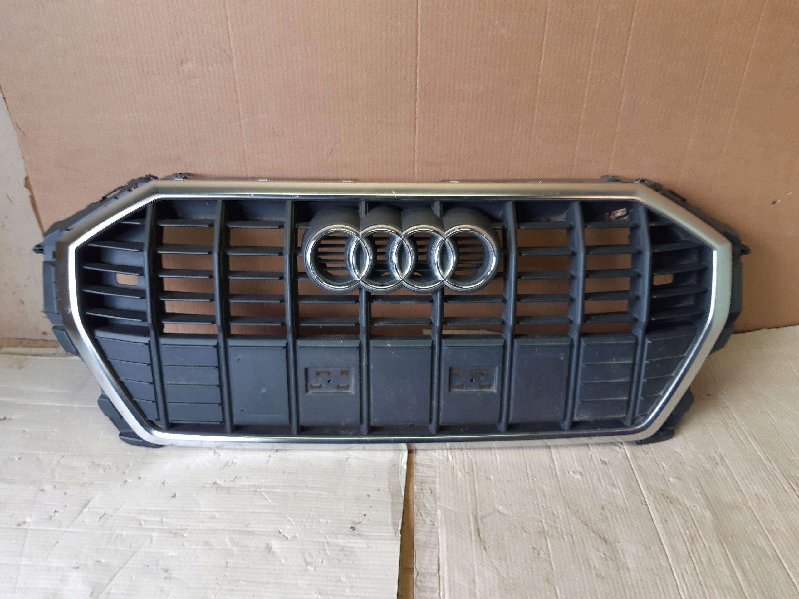  Grille de radiateur Audi A8 Q3 83A GRILLE AVANT 83A853651At grille de radiateur  product image