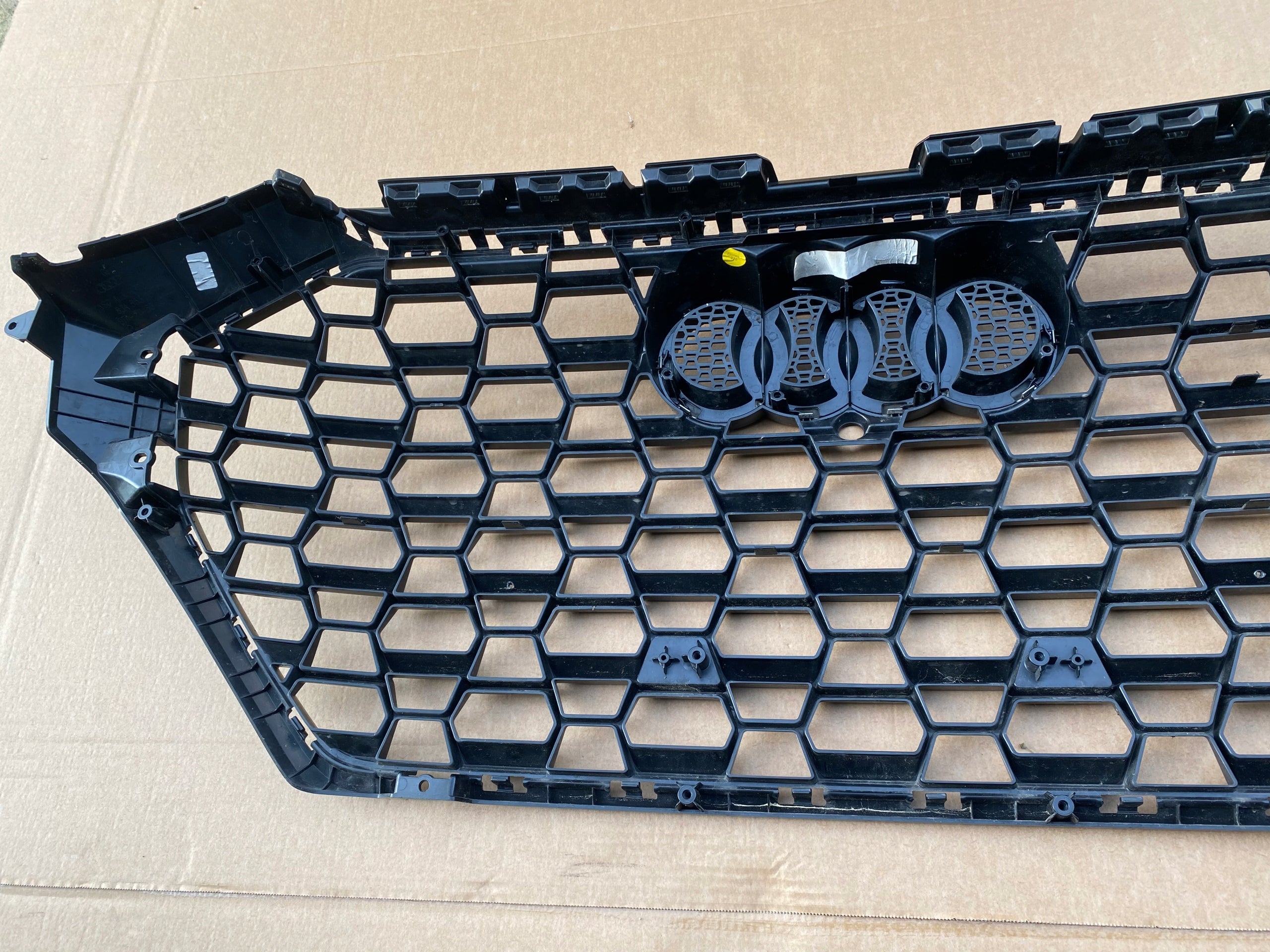 Kühlergrill Audi RS Q3 A8 FRONTGRILL 83A853651D8 Kühlergitter