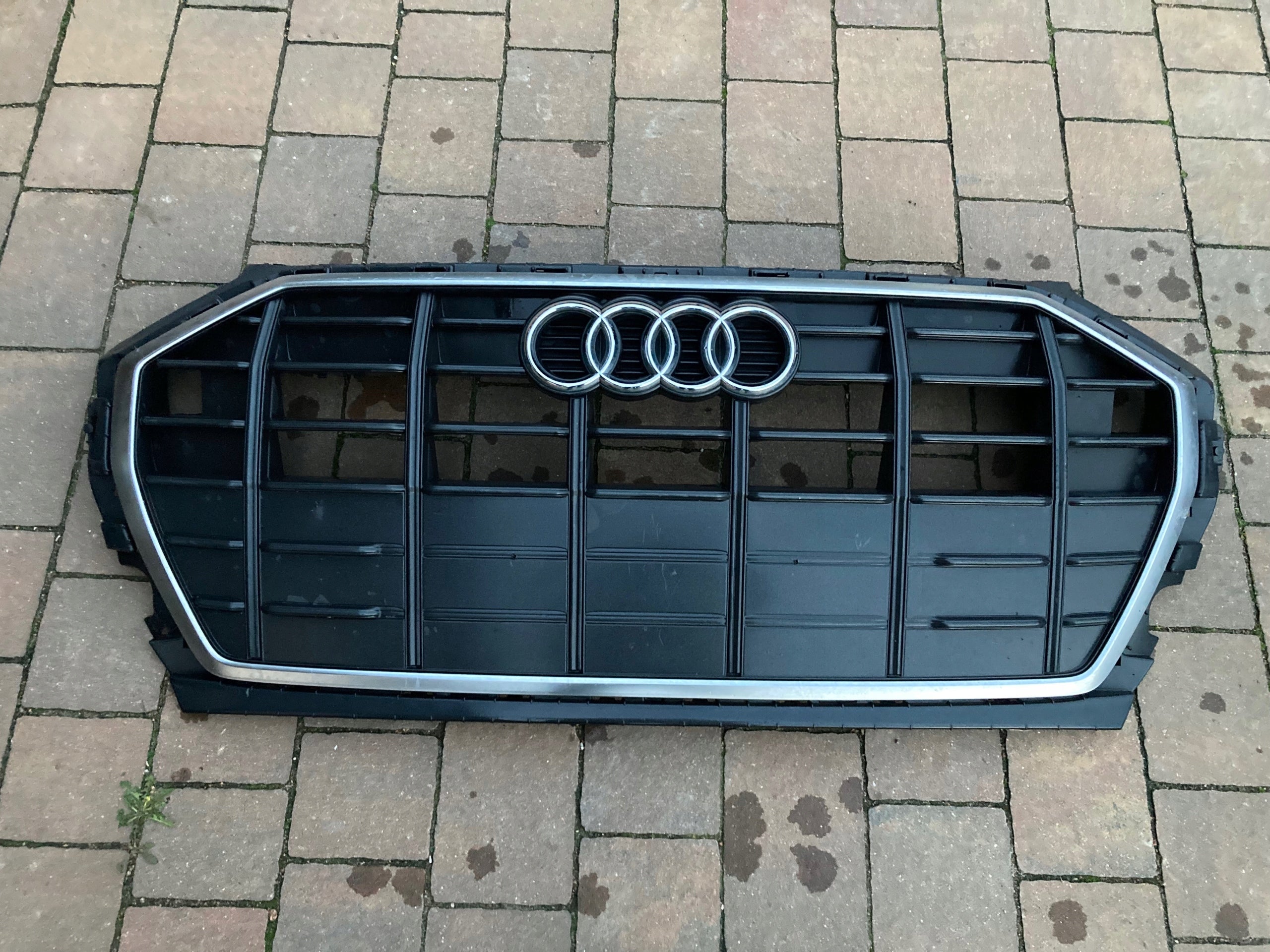  Radiator grille Audi A8 Q5 FRONT GRILL 80A853651 Radiator grille  product image