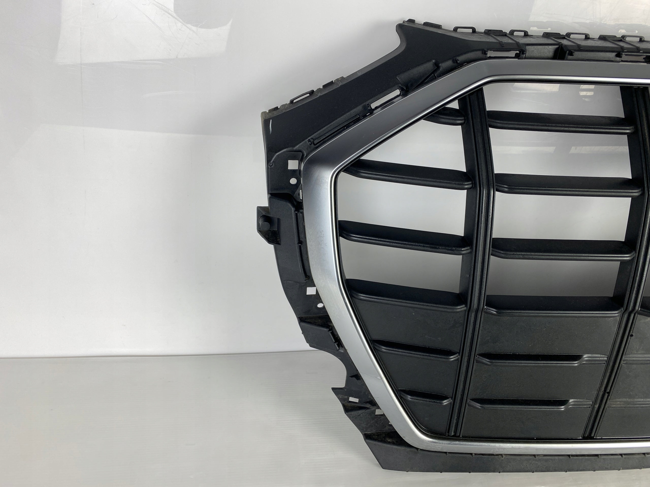 Kühlergrill Audi A8 Q5 FRONTGRILL 80A853651 Kühlergitter