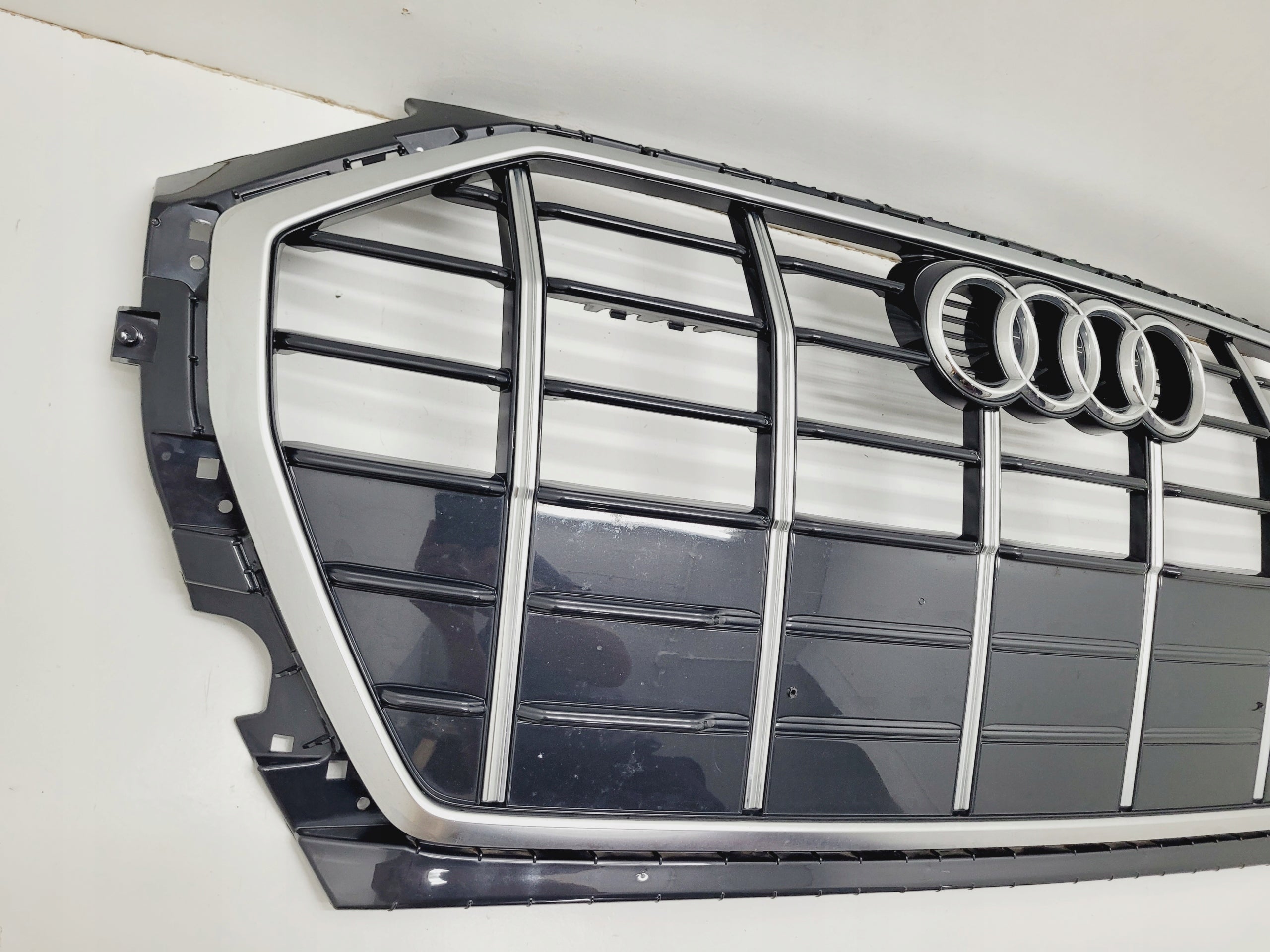 Kühlergrill Audi FY Q5 A8 FRONTGRILL 80A853651CA Kühlergitter