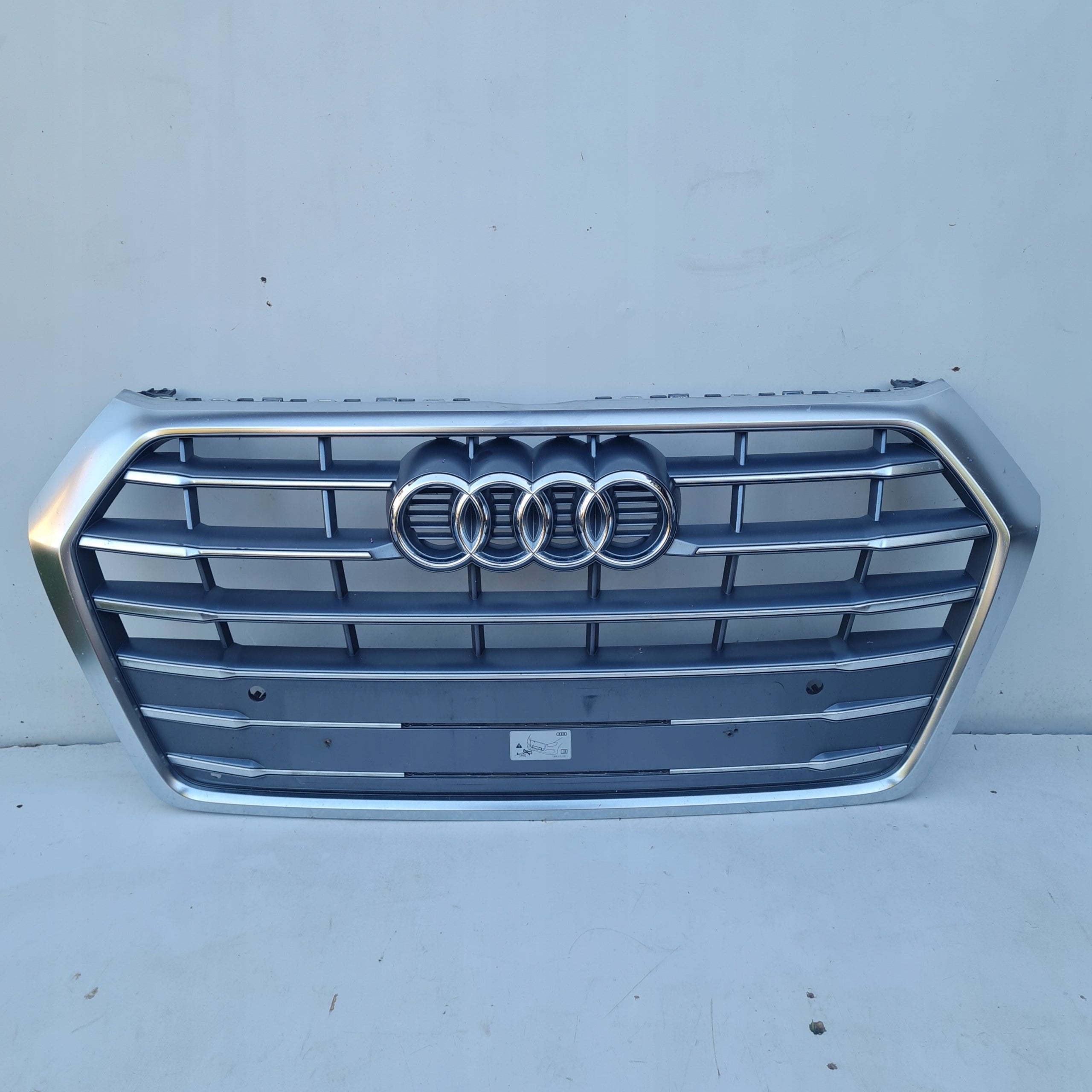 Kühlergrill Audi Q5 A8 FRONTGRILL 80A853651C8 Kühlergitter