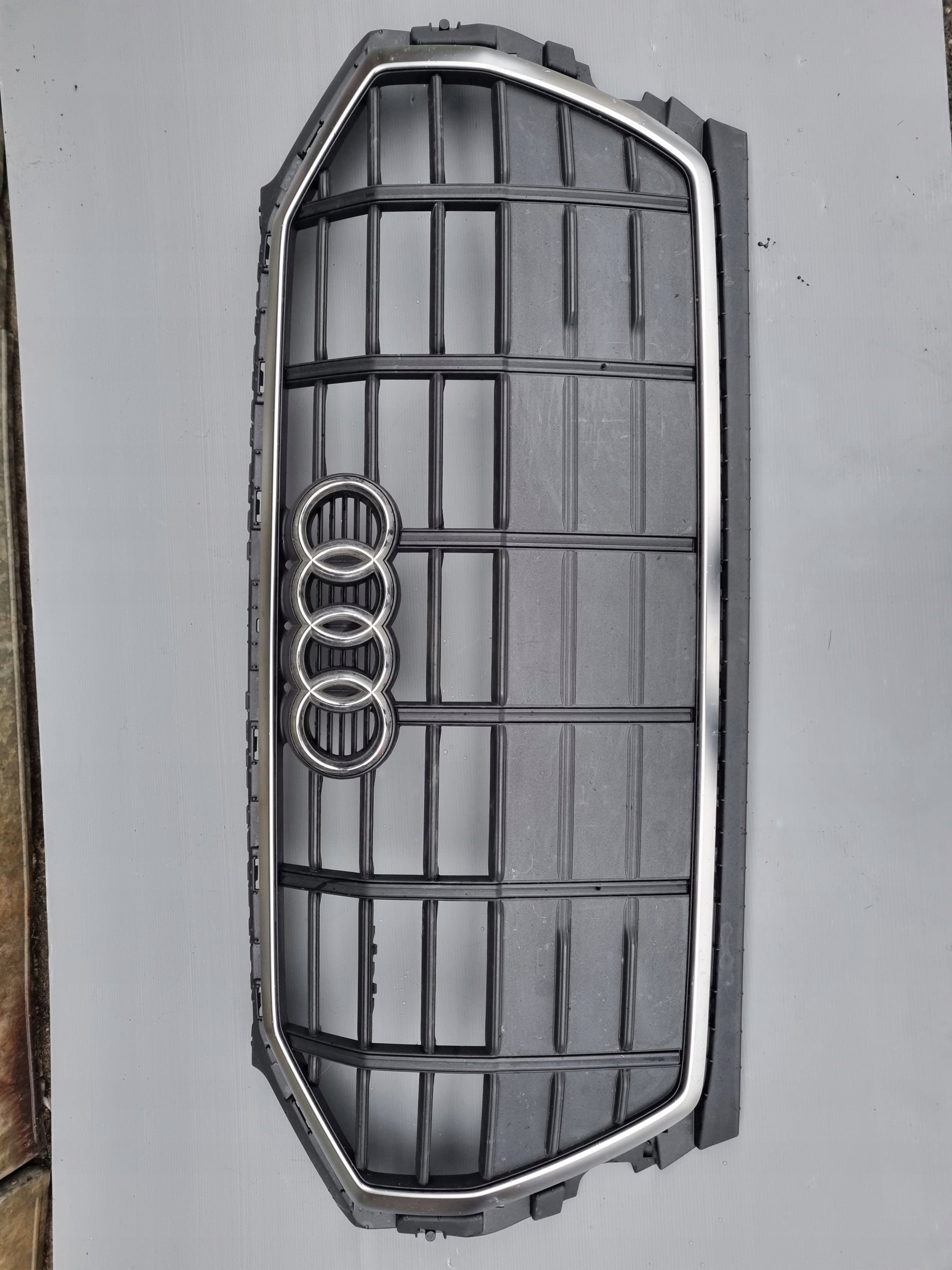 Kühlergrill Audi A8 Q5 FRONTGRILL 80A853651D8 Kühlergitter