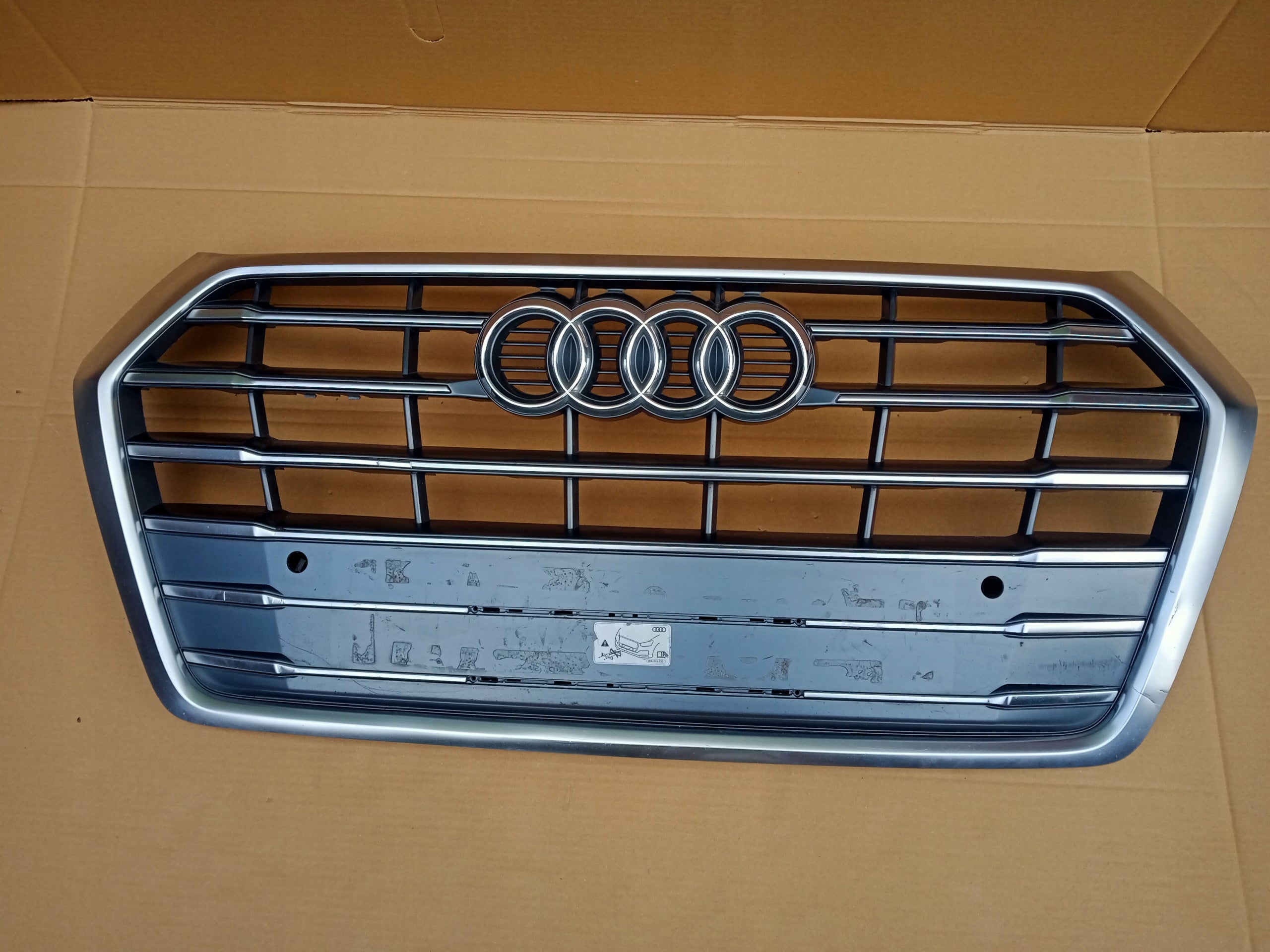  Kühlergrill Audi Q5 A8 FRONTGRILL 80A853651CQ Kühlergitter product image