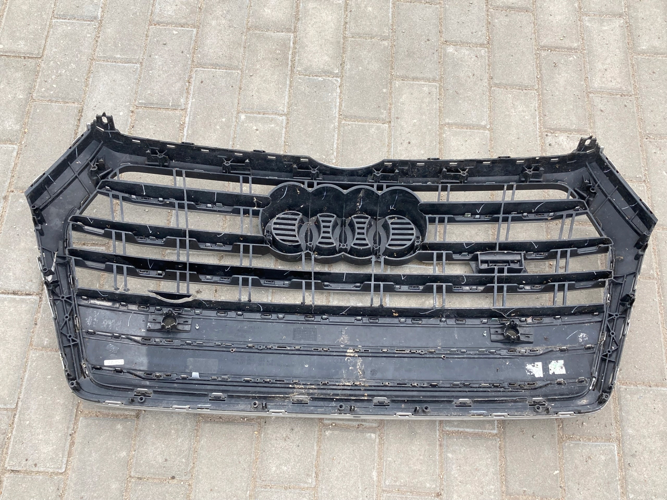 Kühlergrill Audi Q5 SQ5 A8 FRONTGRILL 80A853651F8 Kühlergitter