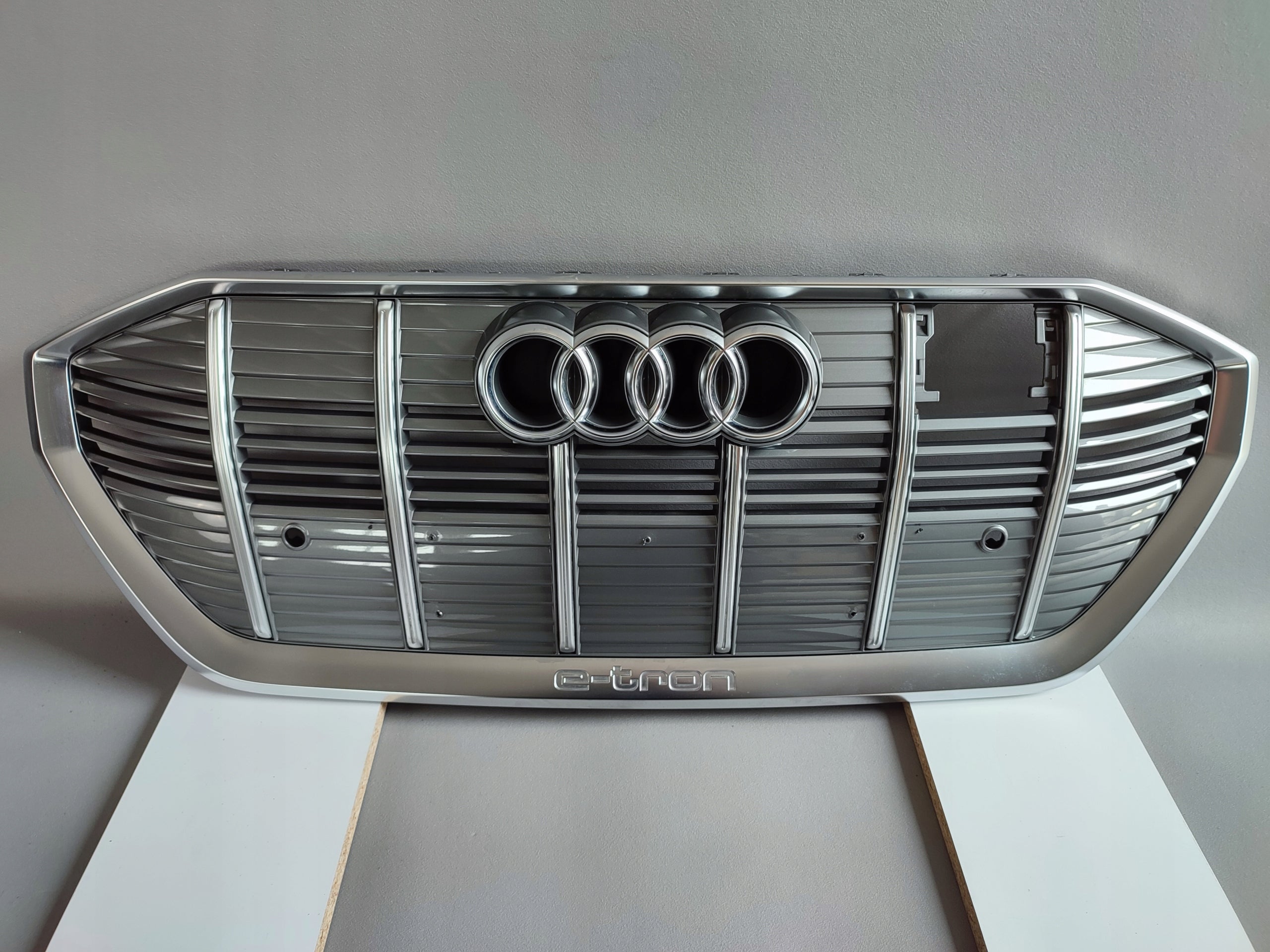 Kühlergrill Audi ETRON E TRON 4KE FRONTGRILL 4KE853651GR Kühlergitter