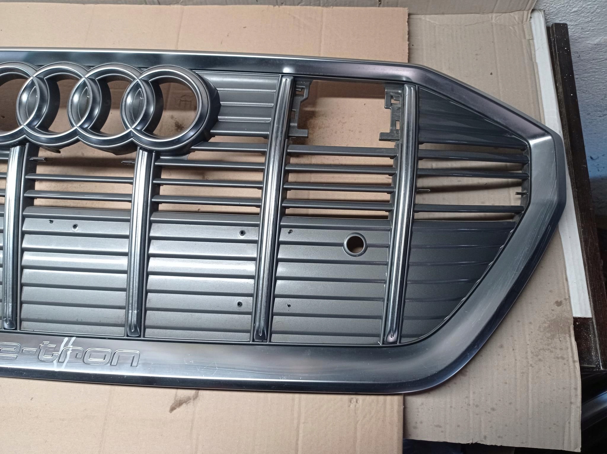 Kühlergrill Audi ETRON 4KE FRONTGRILL 4KE8536514K Kühlergitter