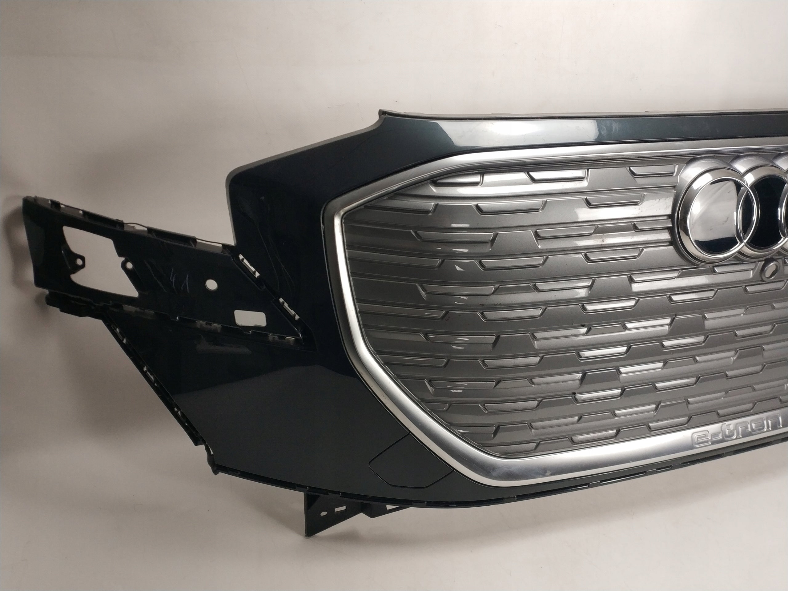 Kühlergrill Audi ETRON Q4 FRONTGRILL 89A807725WZ Kühlergitter