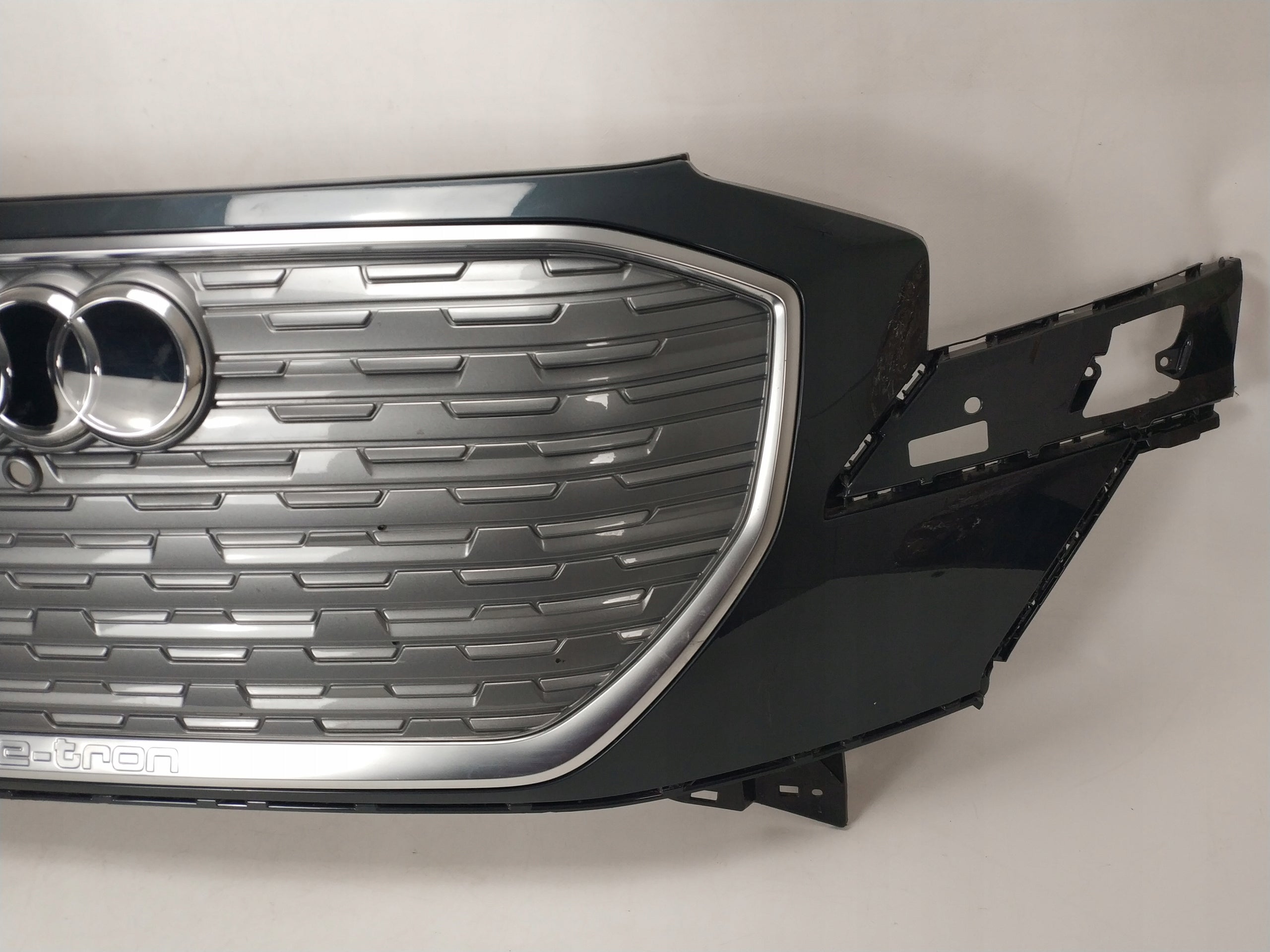 Kühlergrill Audi ETRON Q4 FRONTGRILL 89A807725WZ Kühlergitter