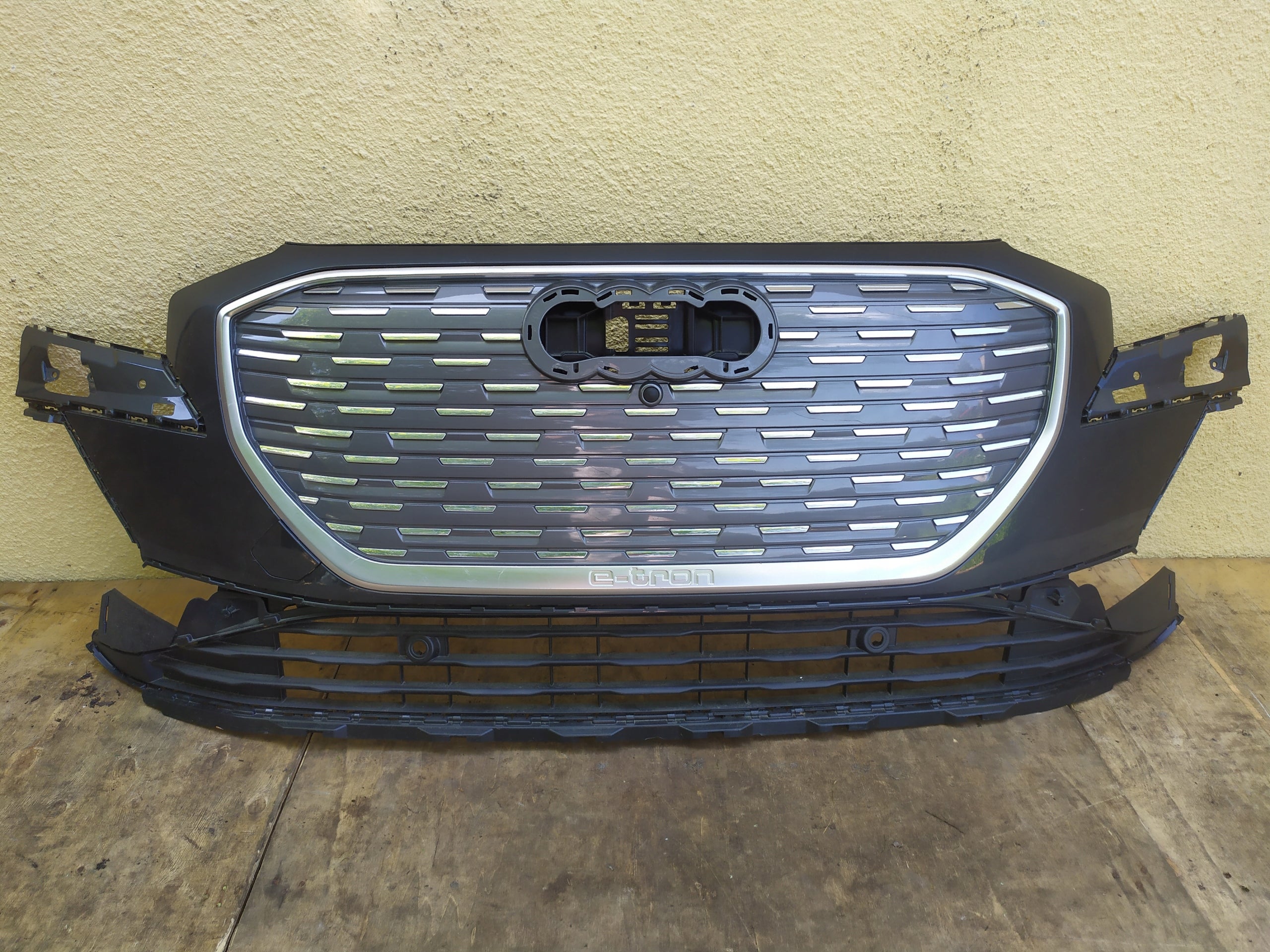  Kühlergrill Audi ETRON Q4 FRONTGRILL 89A80772589 Kühlergitter product image