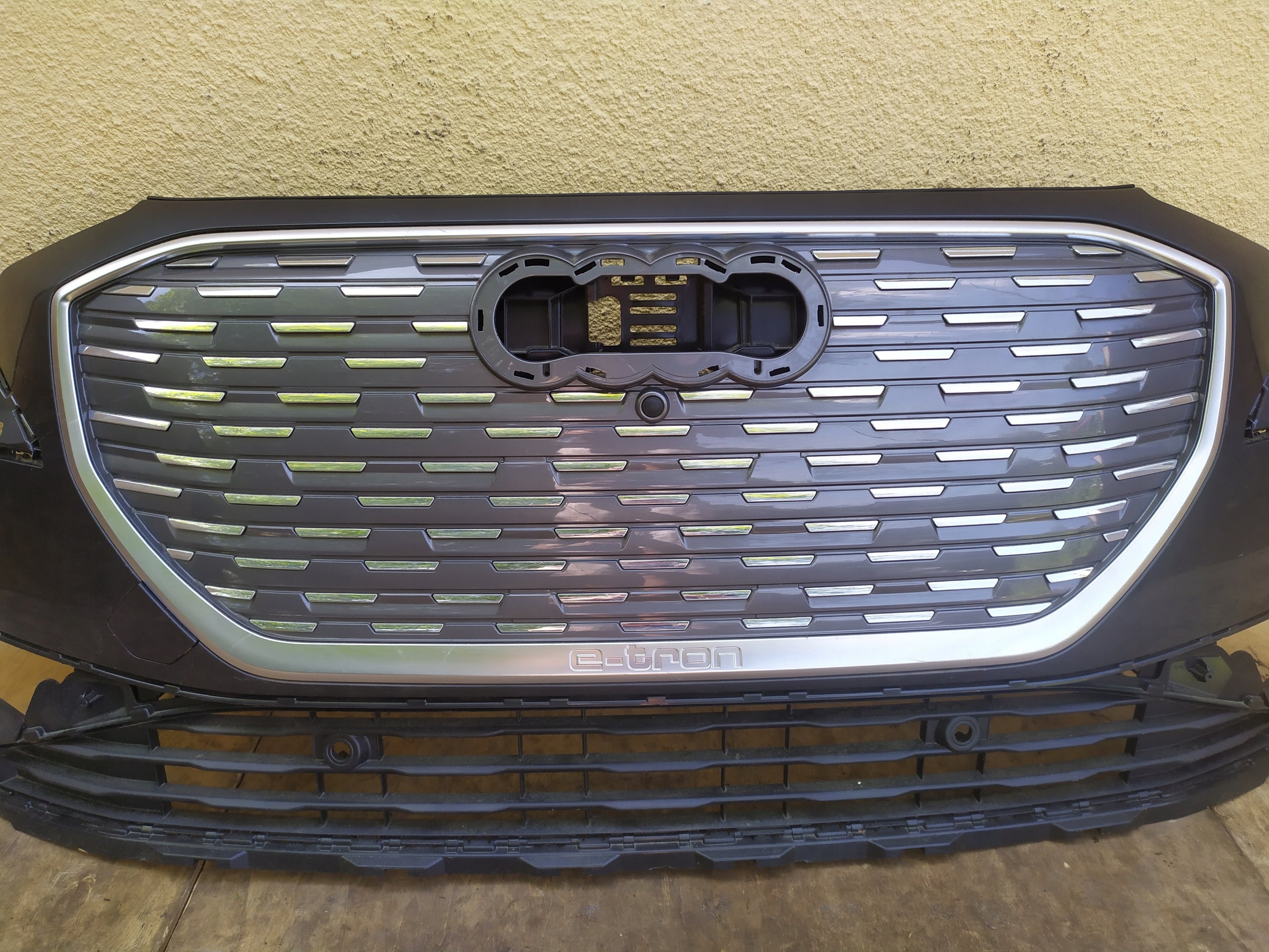 Kühlergrill Audi ETRON Q4 FRONTGRILL 89A80772589 Kühlergitter