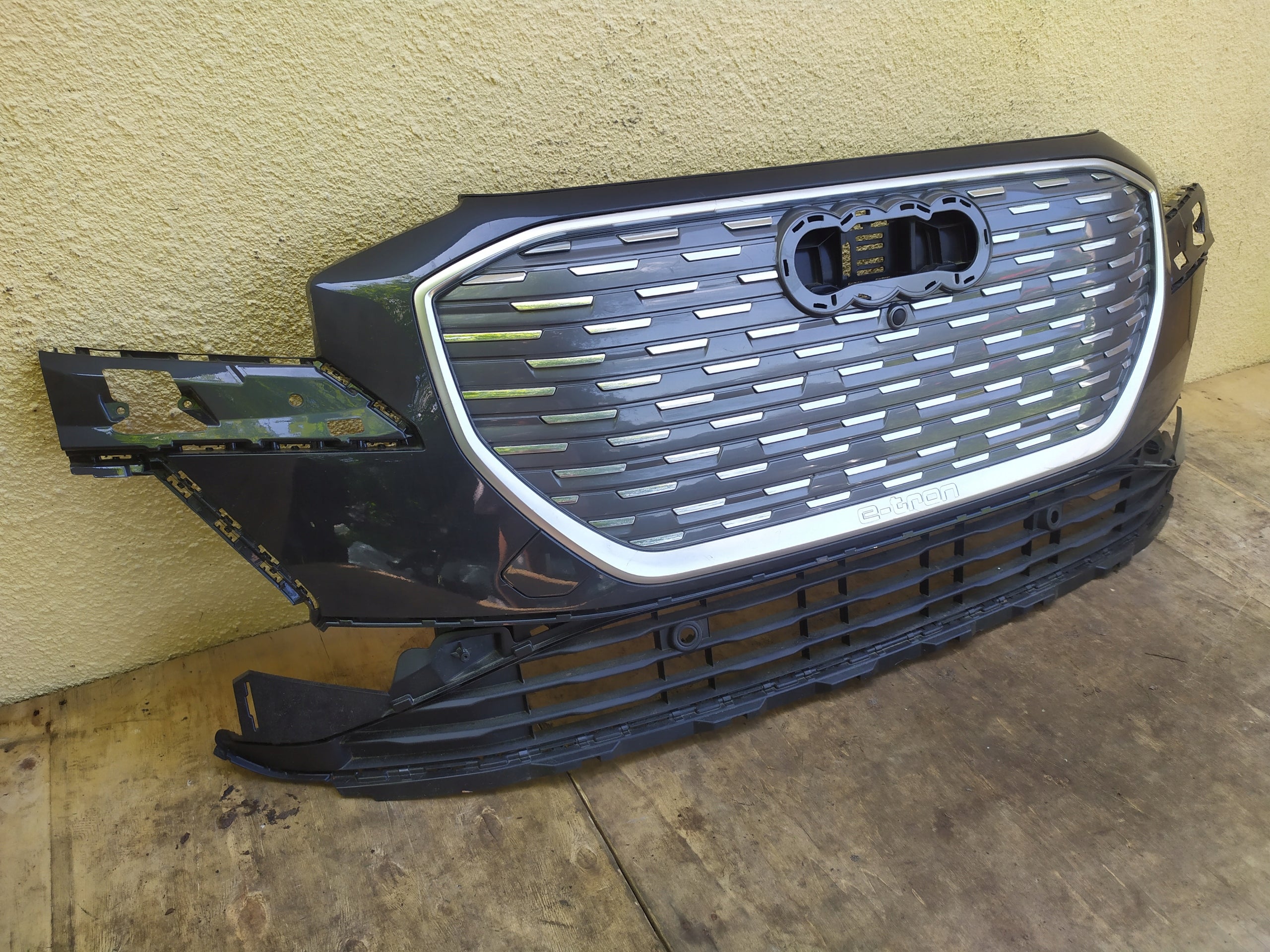 Kühlergrill Audi ETRON Q4 FRONTGRILL 89A80772589 Kühlergitter