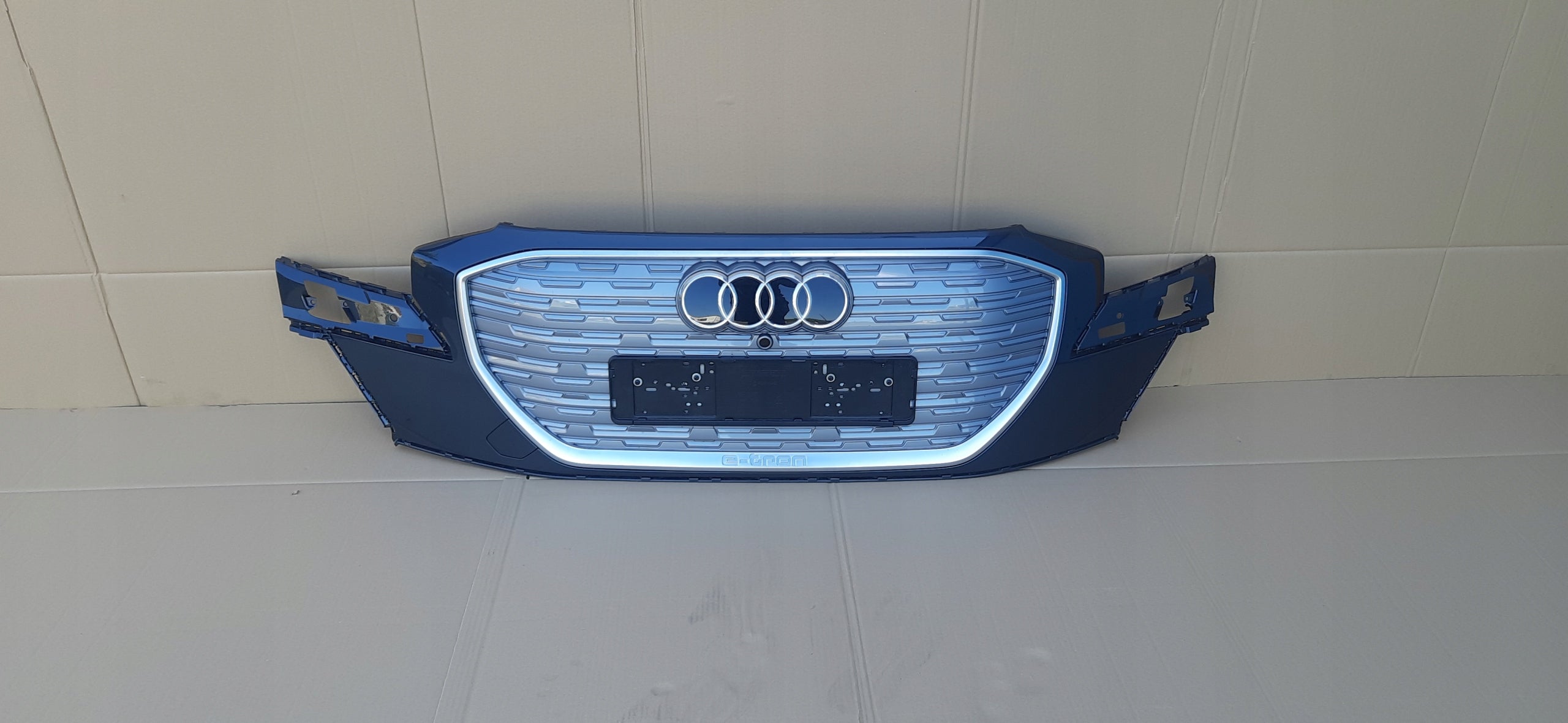 Kühlergrill Audi ETRON Q4 FRONTGRILL 89A807725AG Kühlergitter