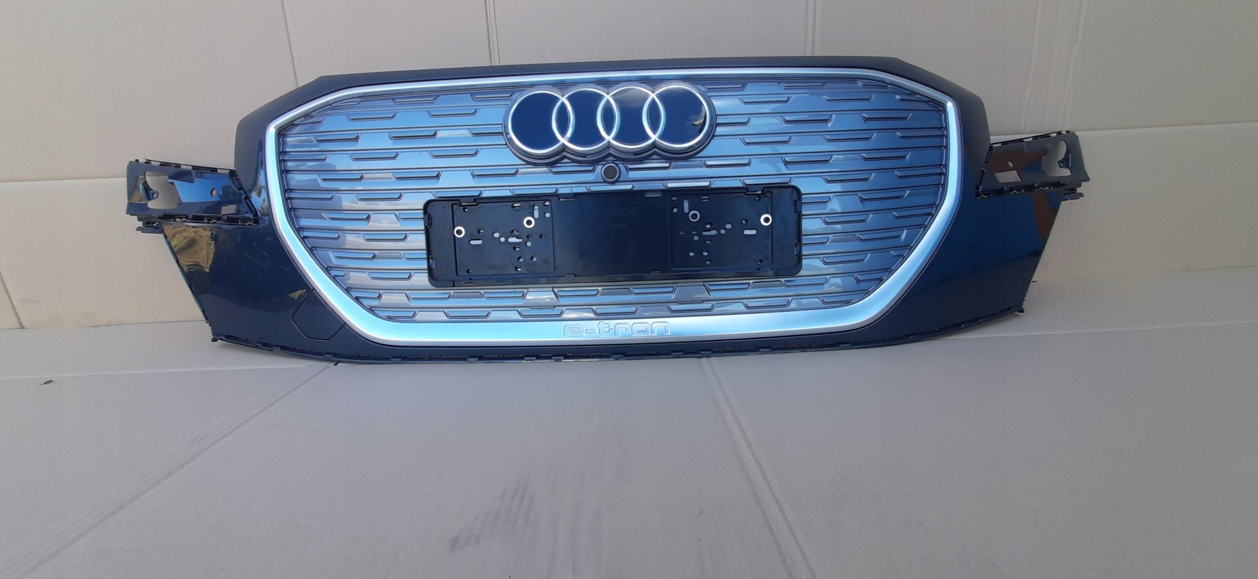 Kühlergrill Audi ETRON Q4 FRONTGRILL 89A807725AG Kühlergitter