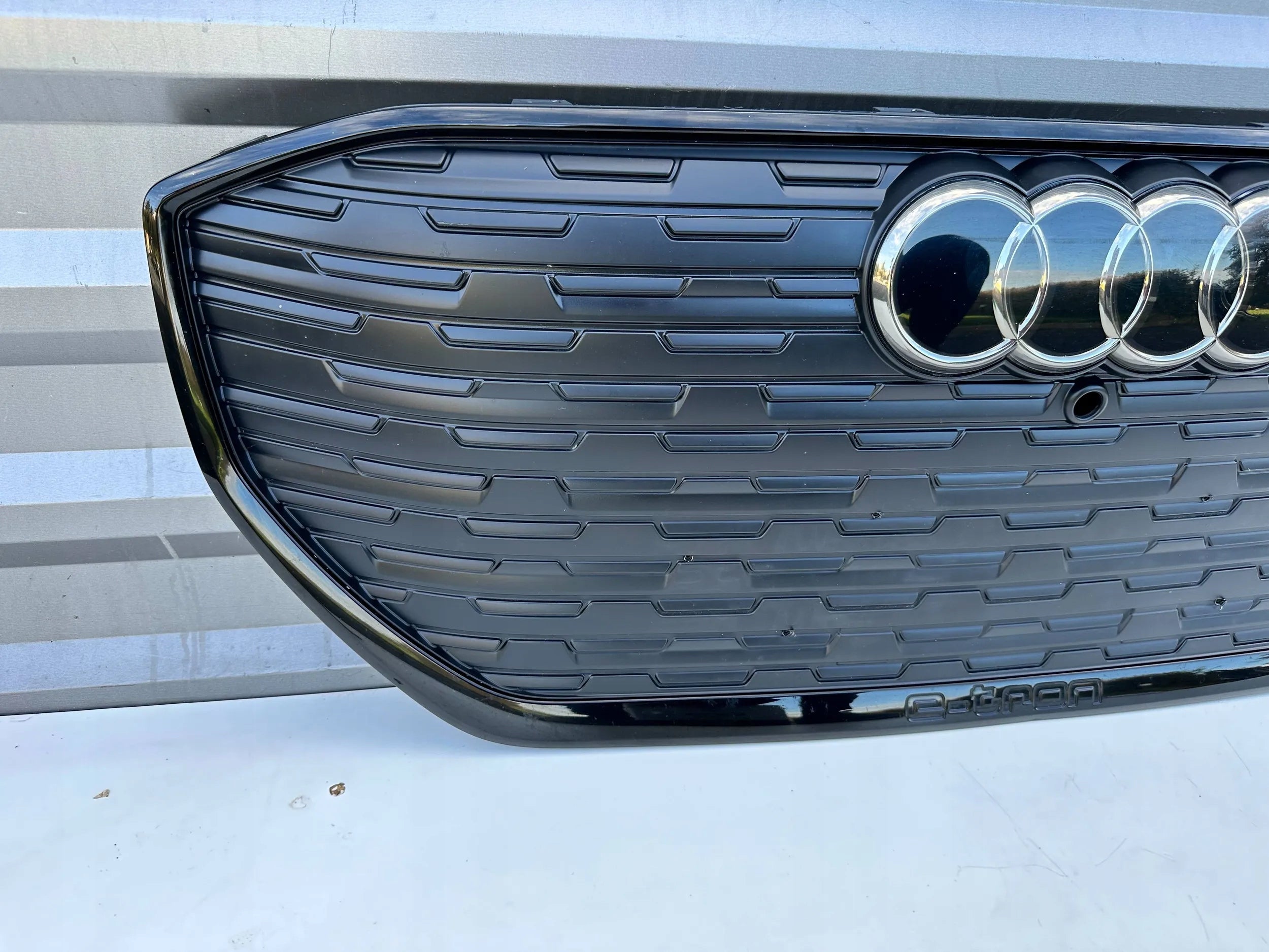 Kühlergrill Audi ETRON 4KE FRONTGRILL Kühlergitter