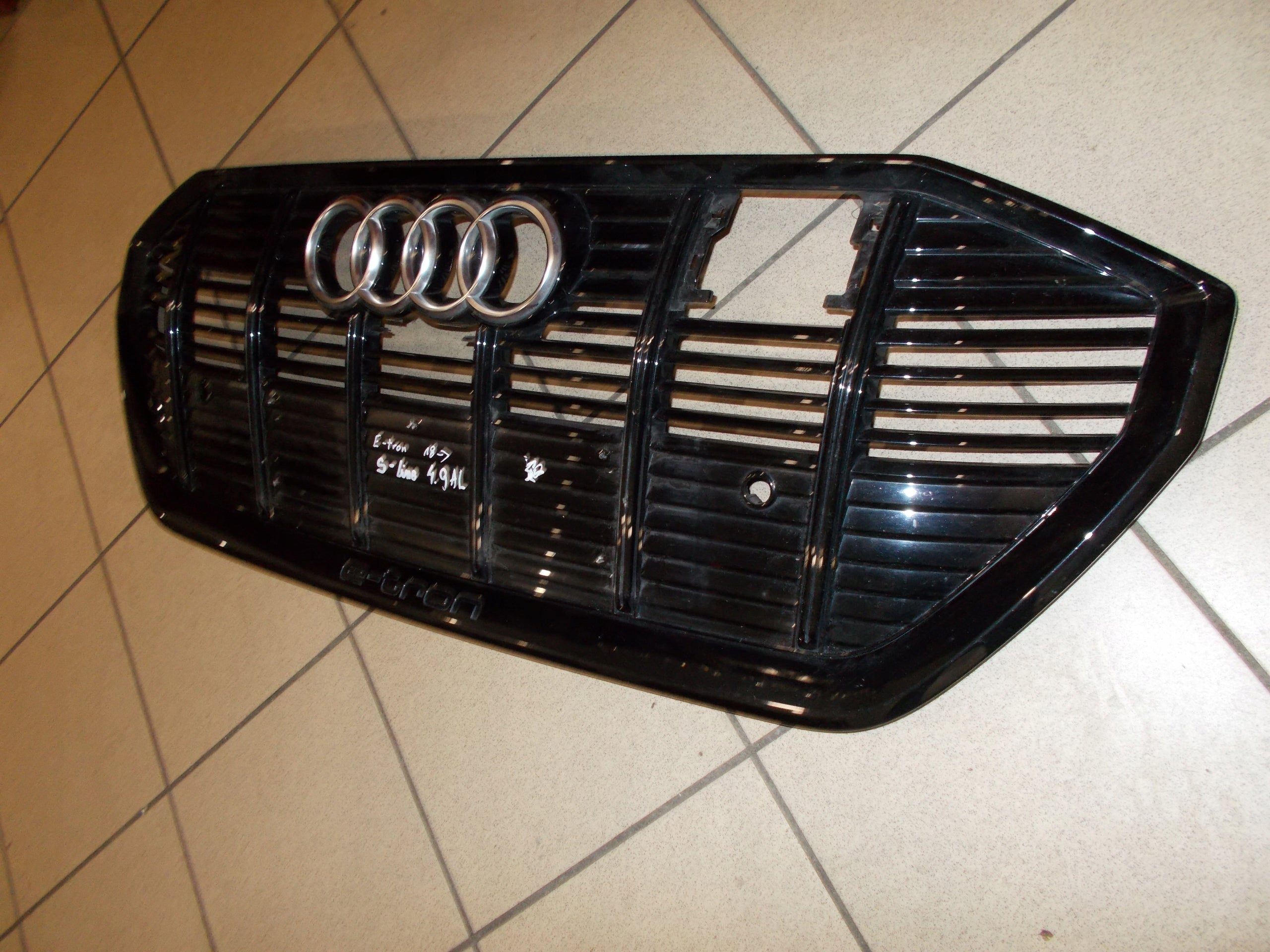 Kühlergrill Audi ETRON Q8 4K FRONTGRILL 4KE853651 Kühlergitter