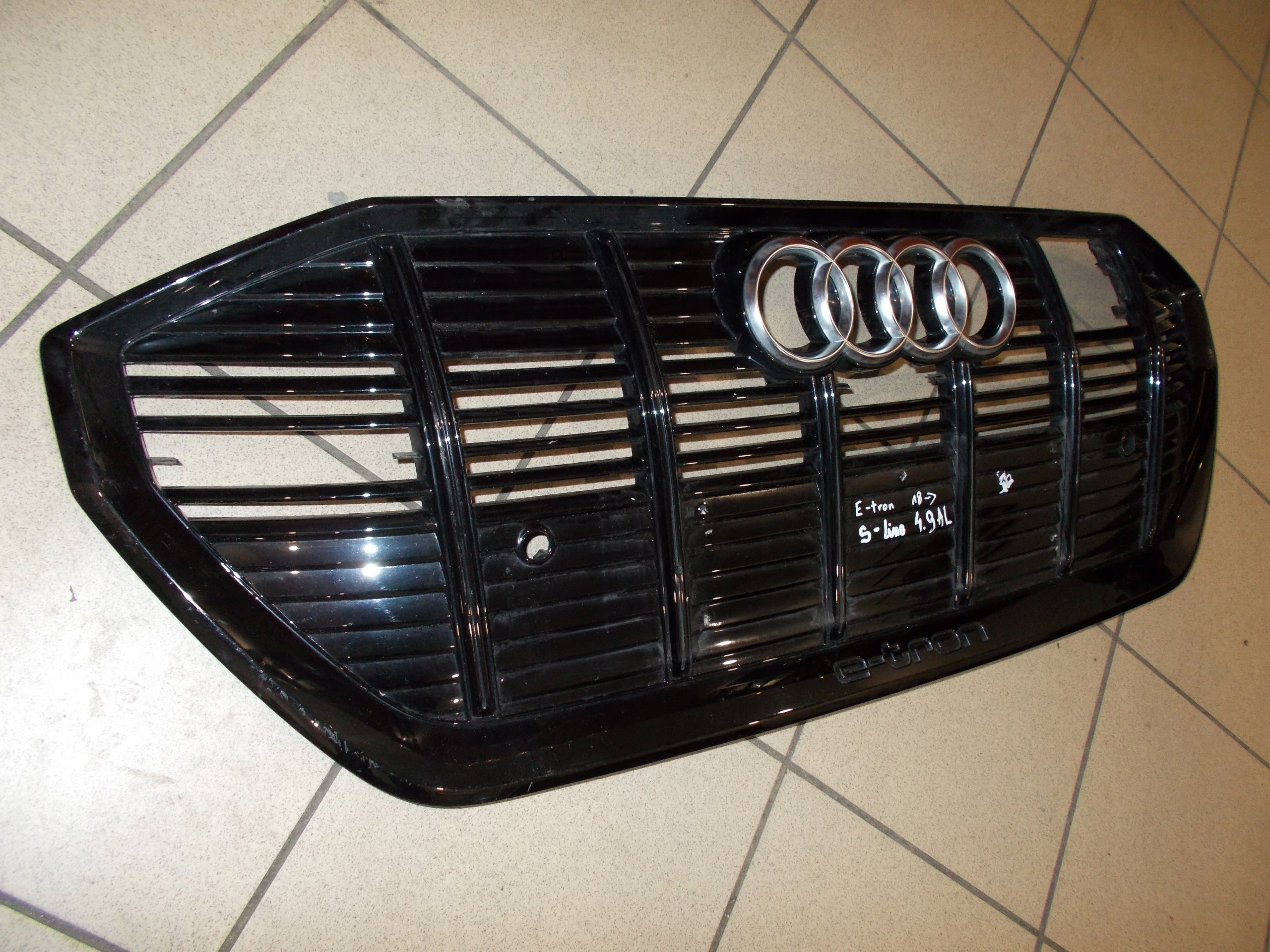 Kühlergrill Audi ETRON Q8 4K FRONTGRILL 4KE853651 Kühlergitter