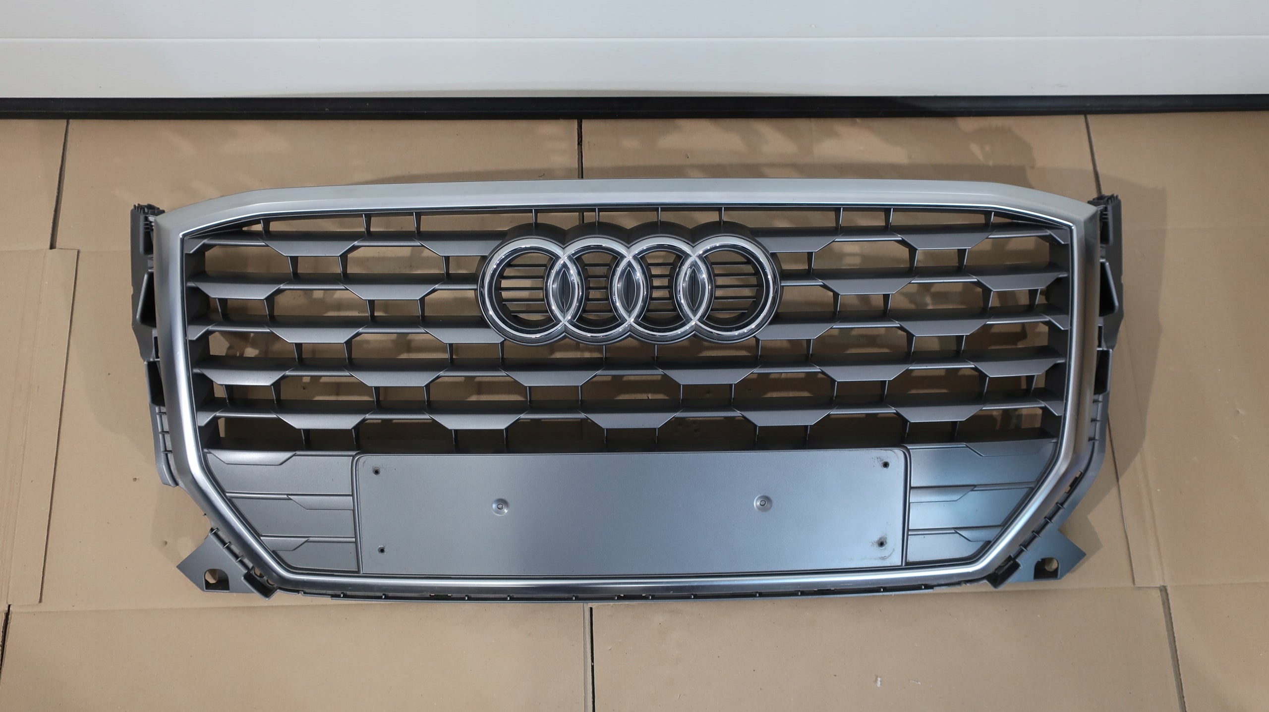 Kühlergrill Audi Q2 81A FRONTGRILL Kühlergitter