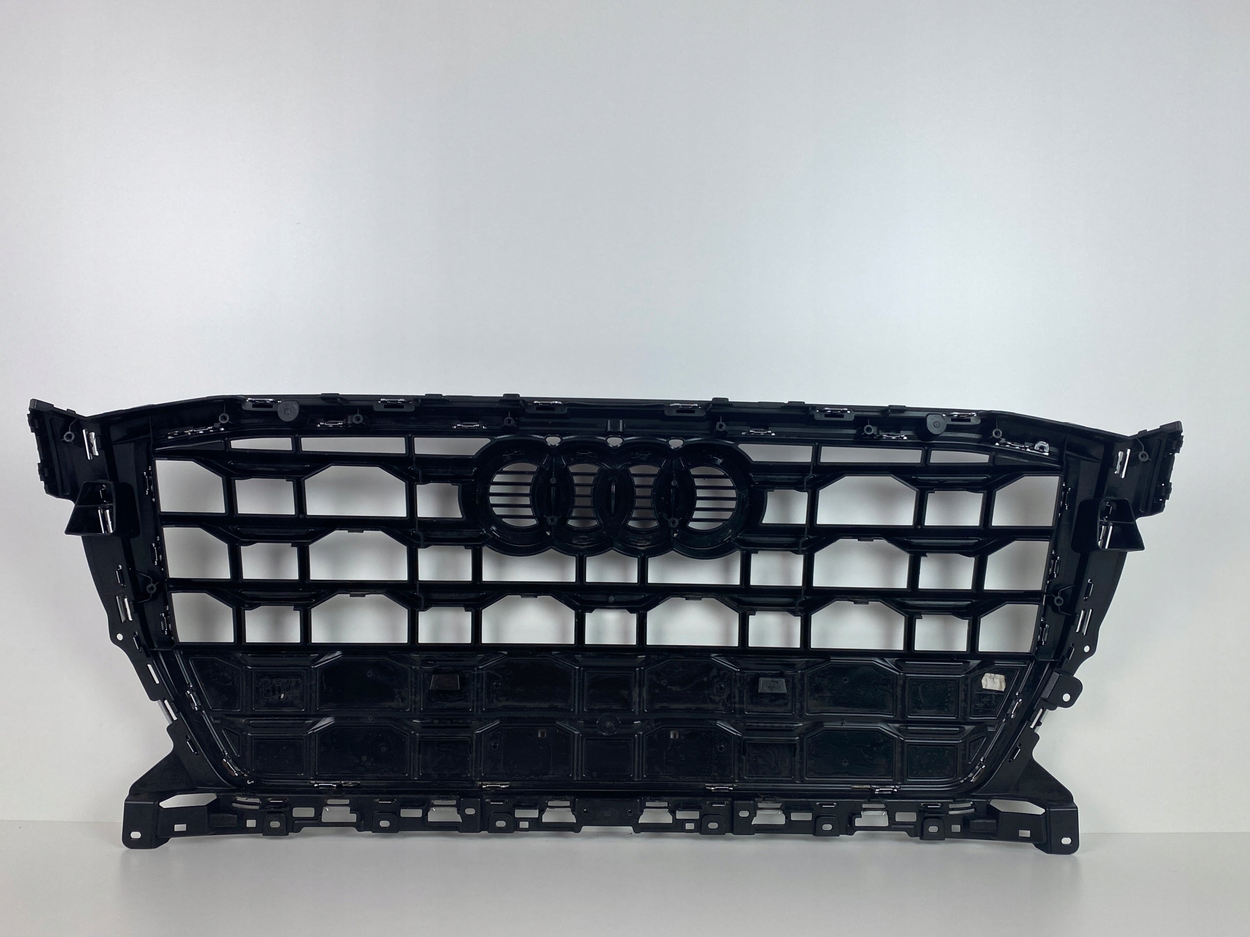 Kühlergrill Audi AM Q2 FRONTGRILL 81A853651H8 Kühlergitter