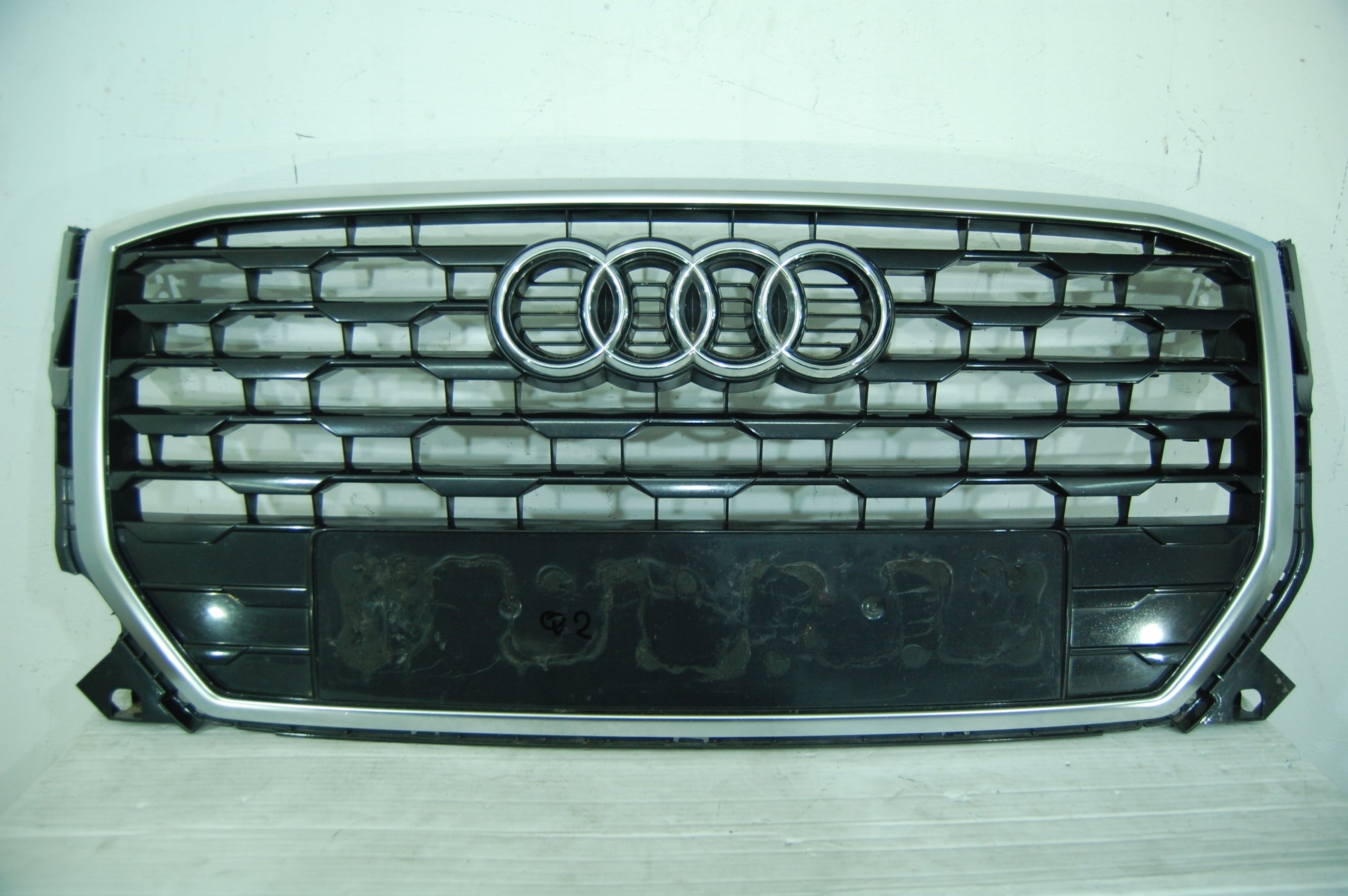  Kühlergrill Audi Q2 81A FRONTGRILL Kühlergitter product image