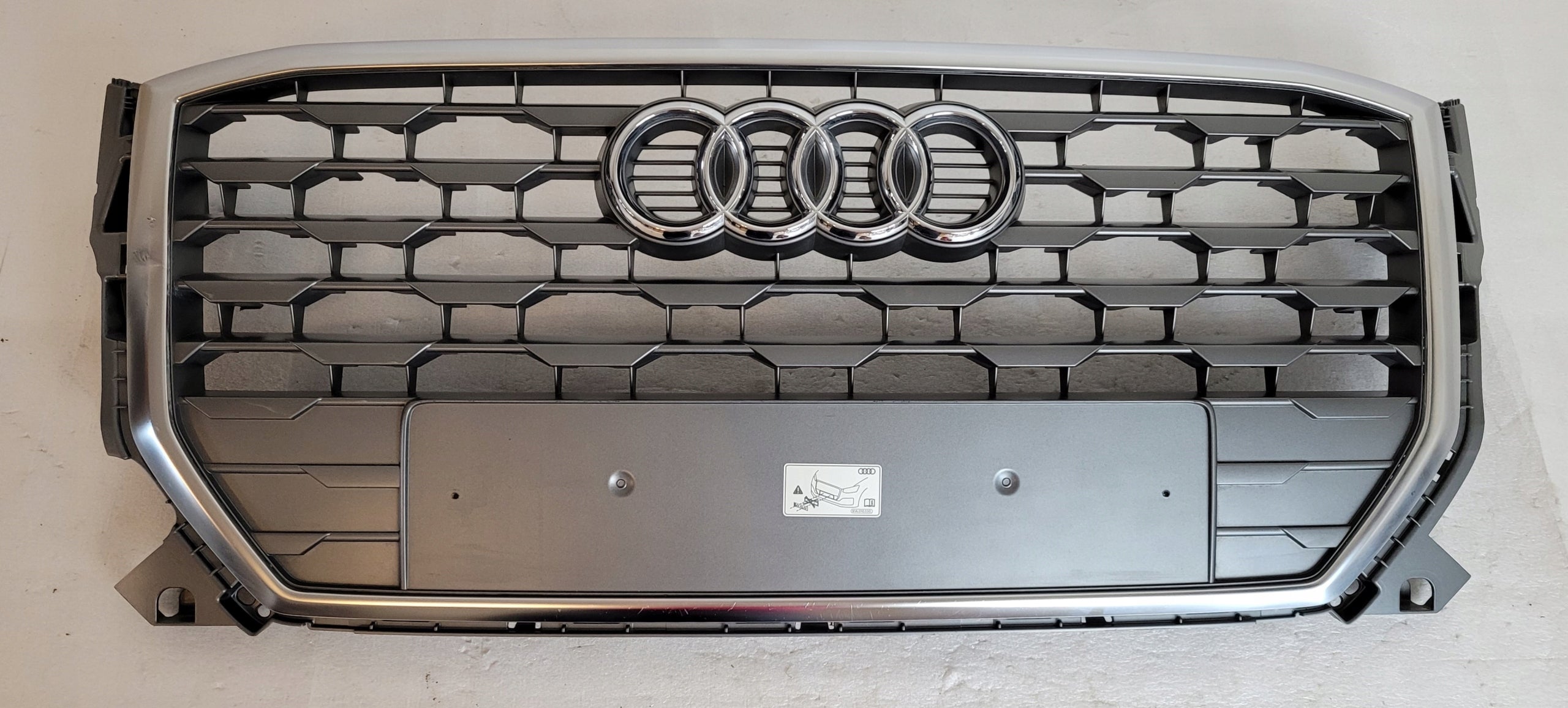  Grille de radiateur Audi Q2 81A GRILLE AVANT 81A853651 Grille de radiateur  product image