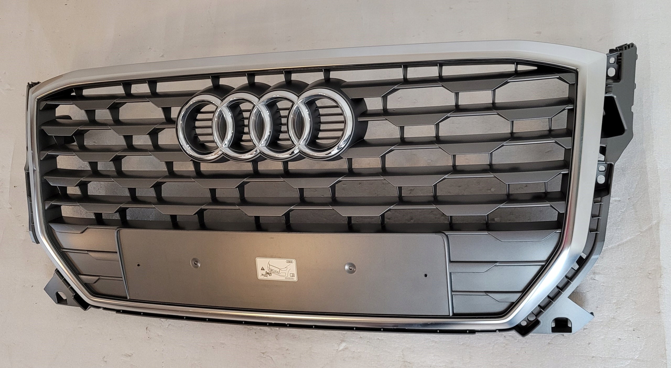 Kühlergrill Audi Q2 81A FRONTGRILL 81A853651 Kühlergitter