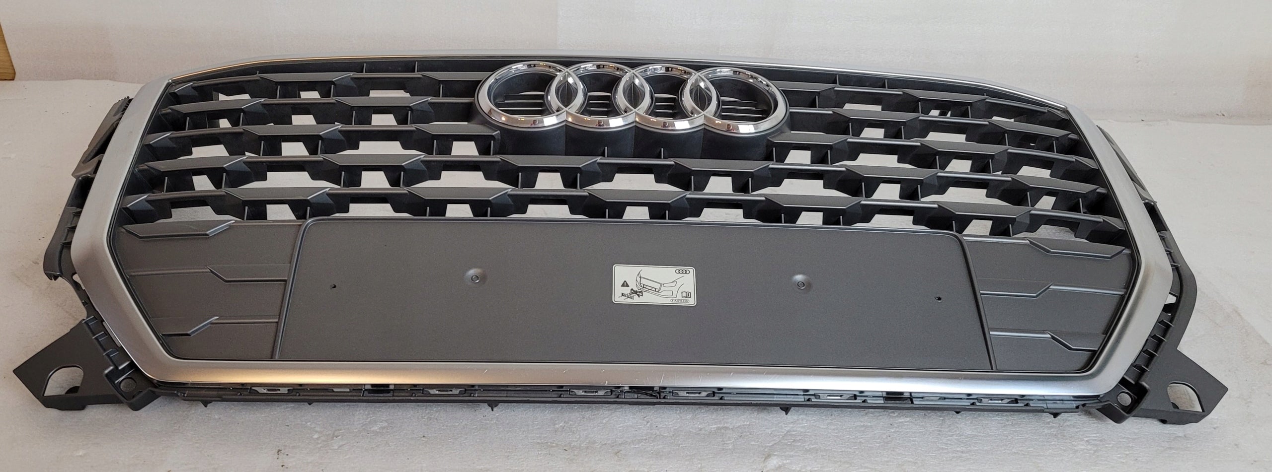 Kühlergrill Audi Q2 81A FRONTGRILL 81A853651 Kühlergitter