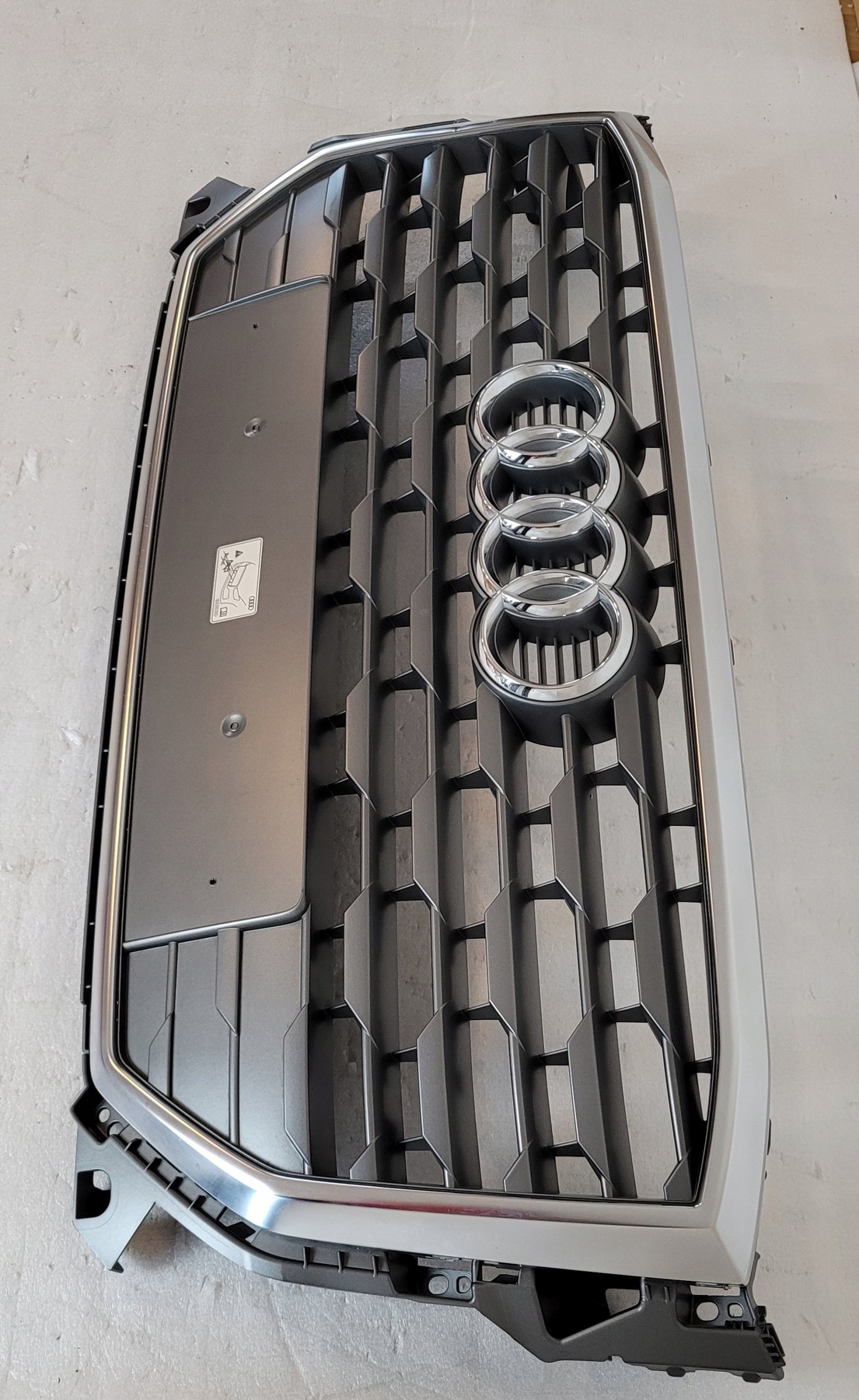 Kühlergrill Audi Q2 81A FRONTGRILL 81A853651 Kühlergitter