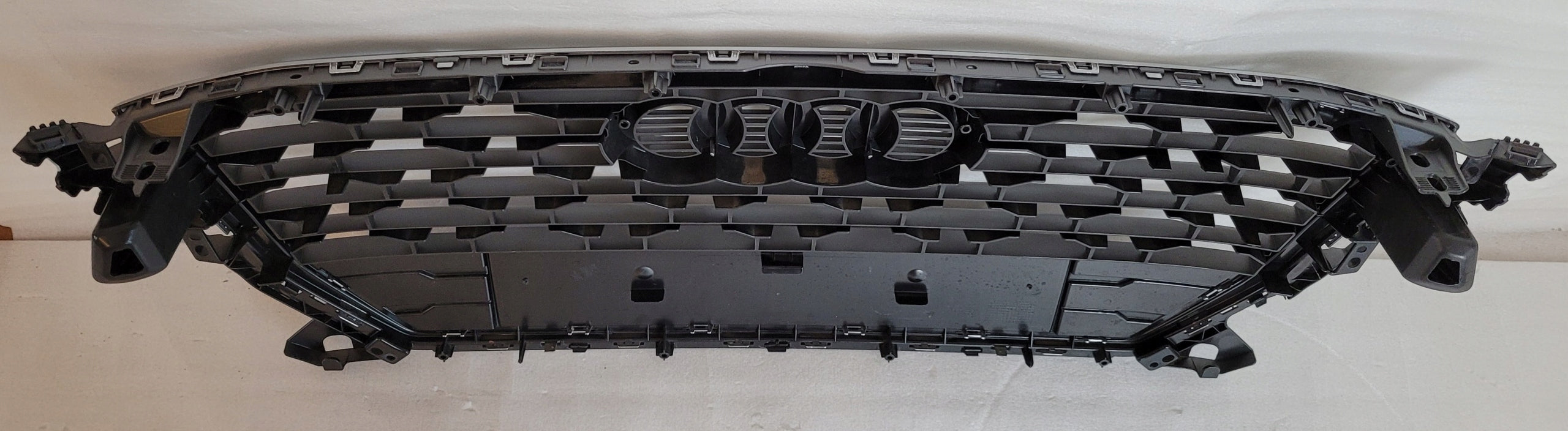 Kühlergrill Audi Q2 81A FRONTGRILL 81A853651 Kühlergitter